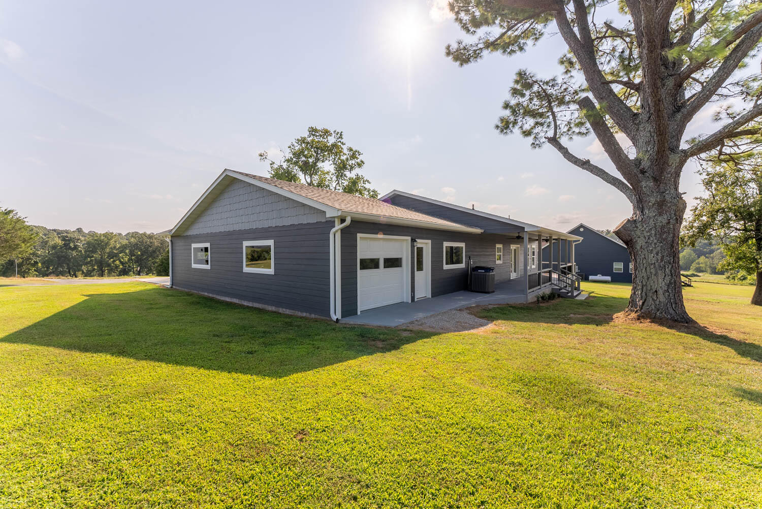 631 Spring Valley Drive Property Photo 4