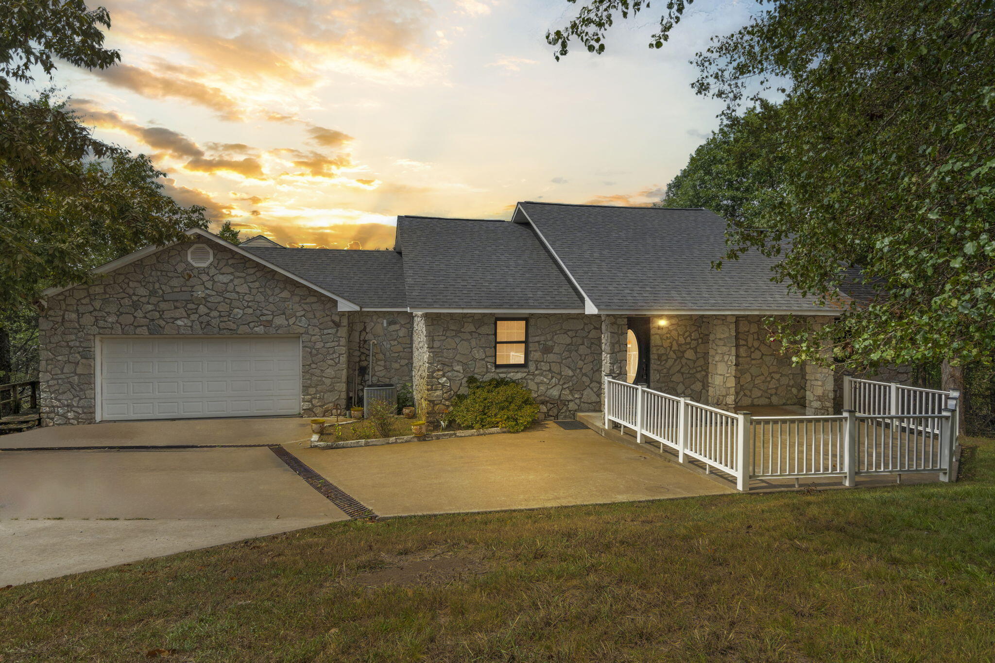 22500 West Randy Drive Property Photo 3
