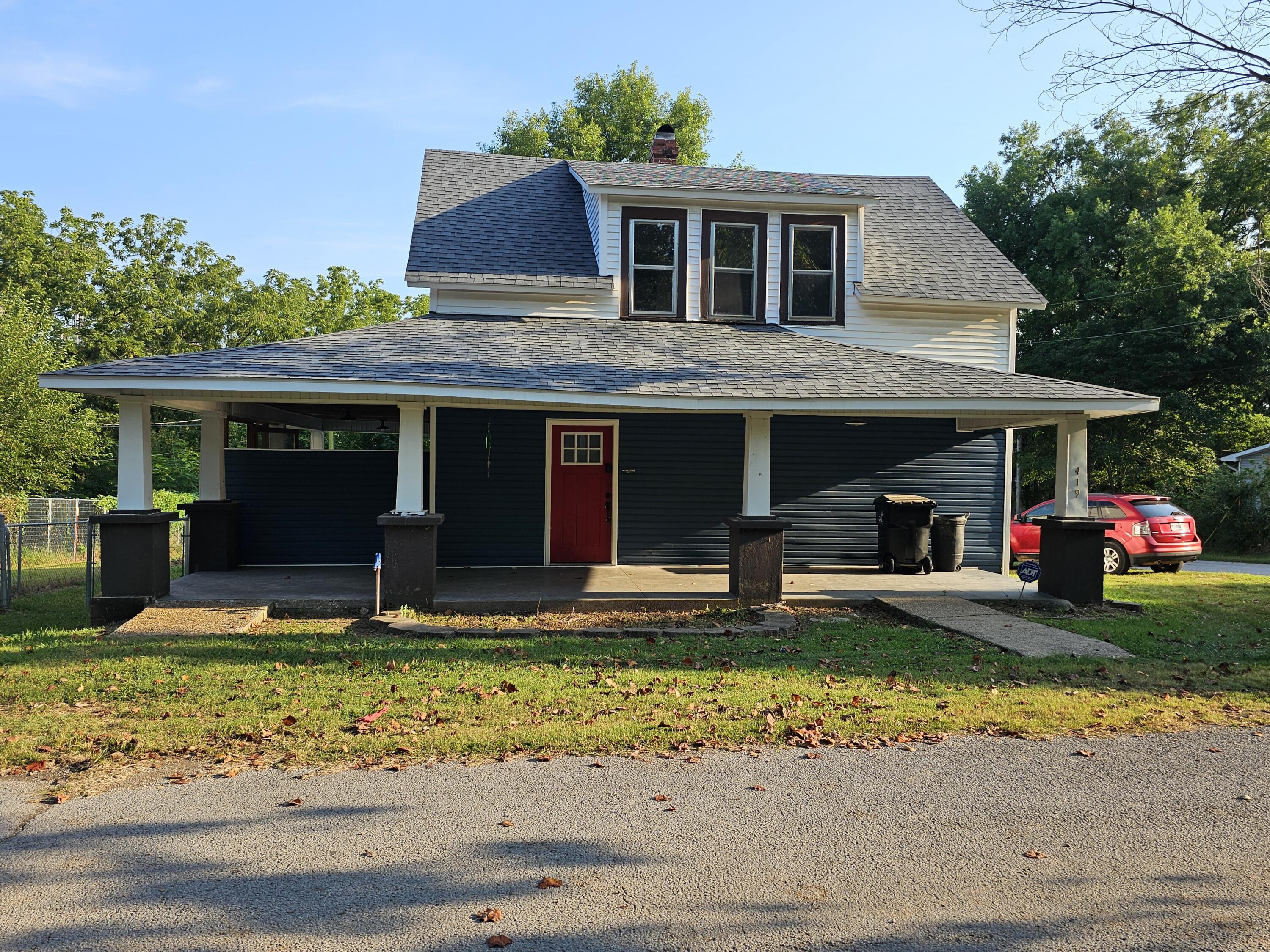 419 2nd Street Property Photo 1