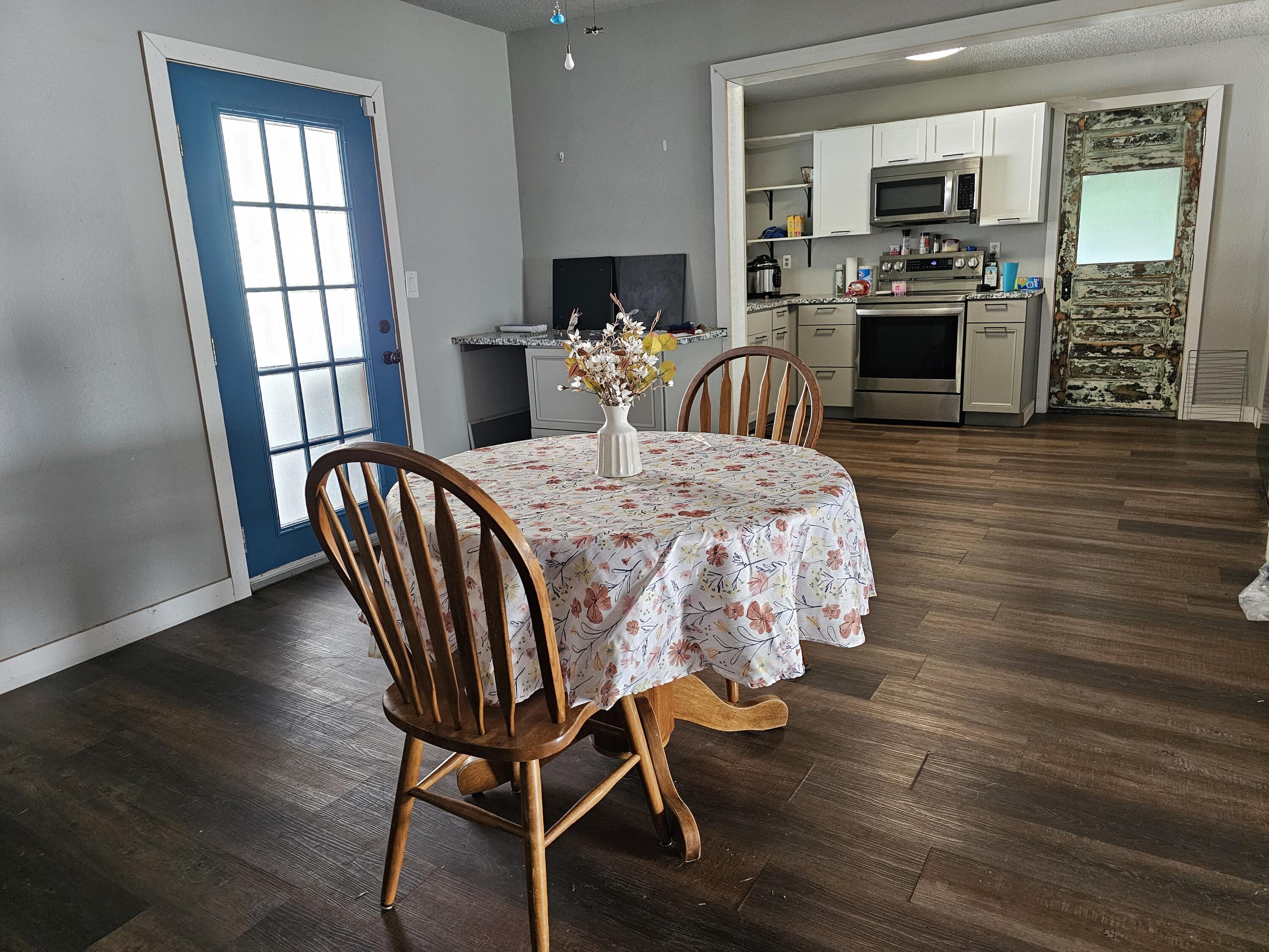 419 2nd Street Property Photo 3