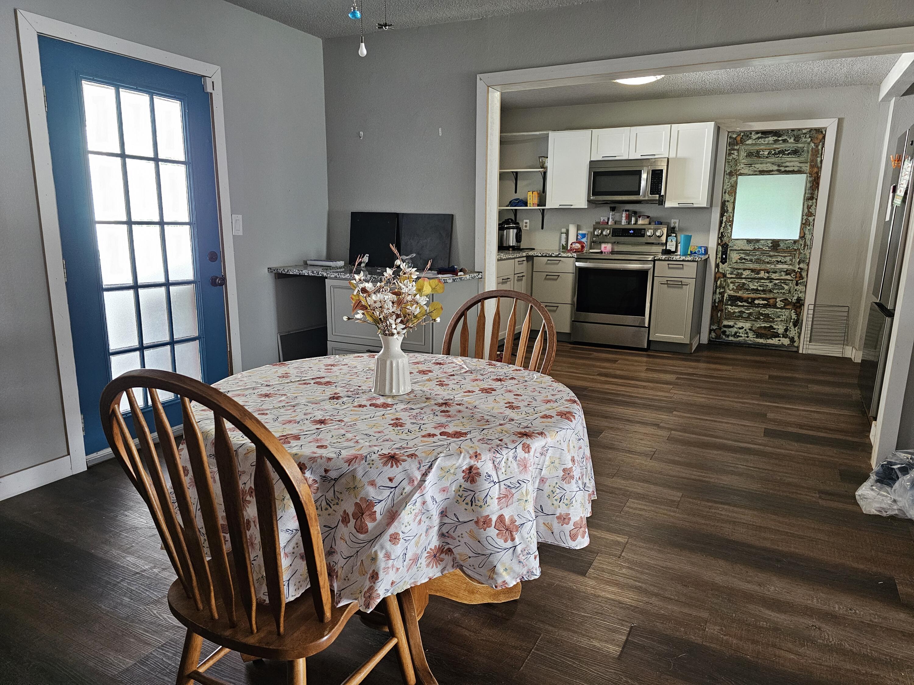 419 2nd Street Property Photo 4