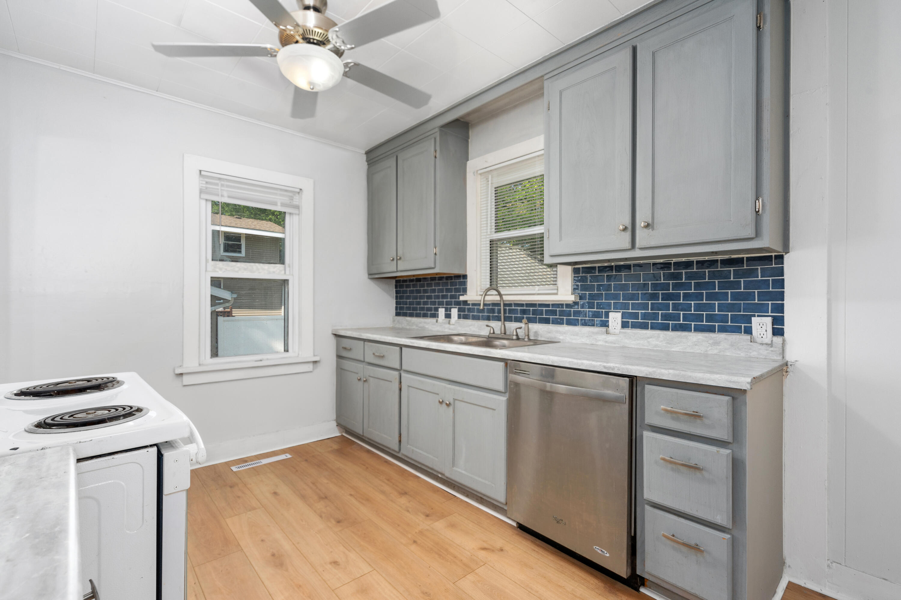 910 South Hazel Street Property Photo 7