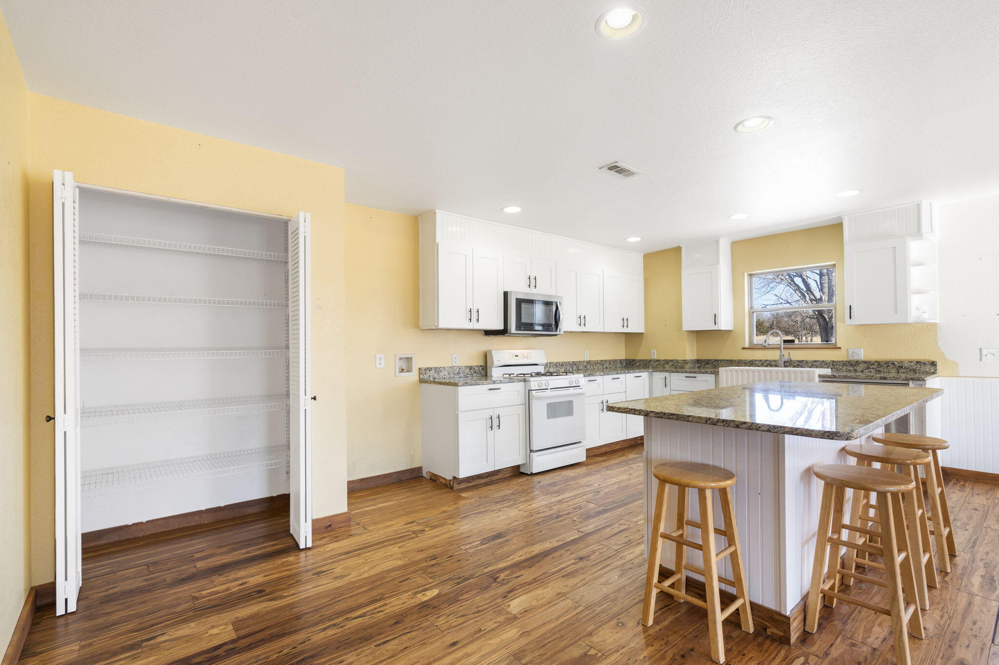 1300 Long Branch Road Property Photo 16