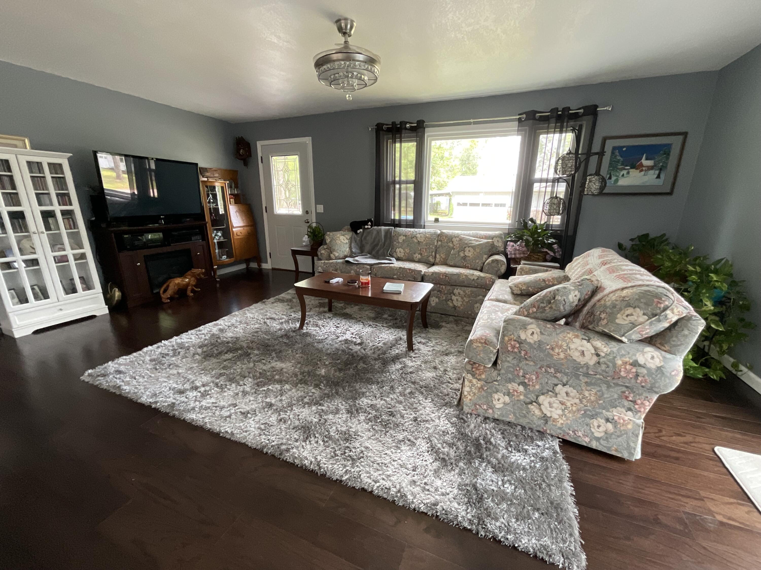 209 Jones Street Property Photo 8
