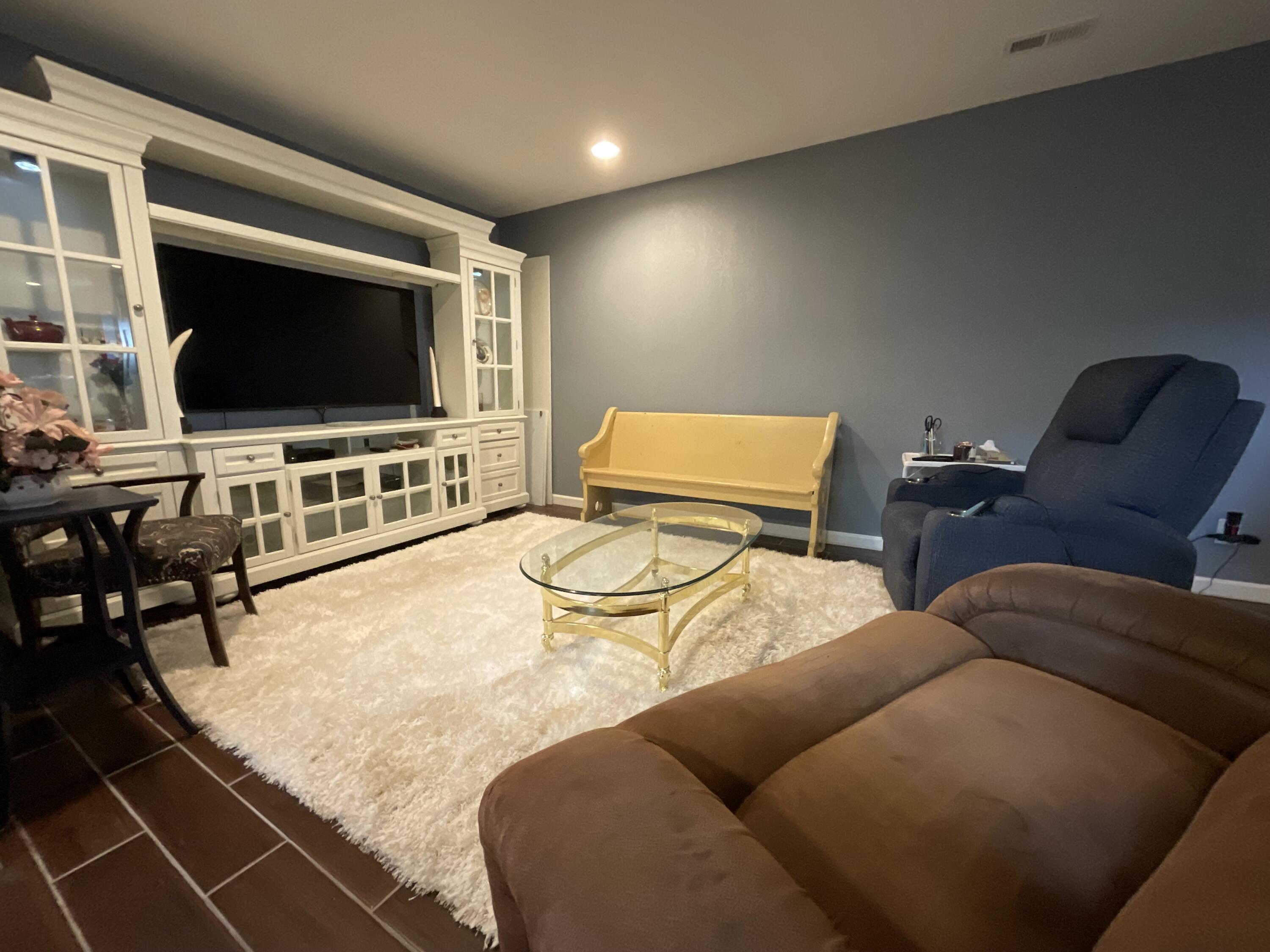 209 Jones Street Property Photo 22