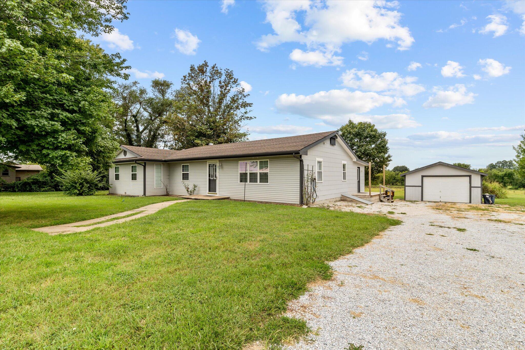 705 South Miller Road Property Photo 1