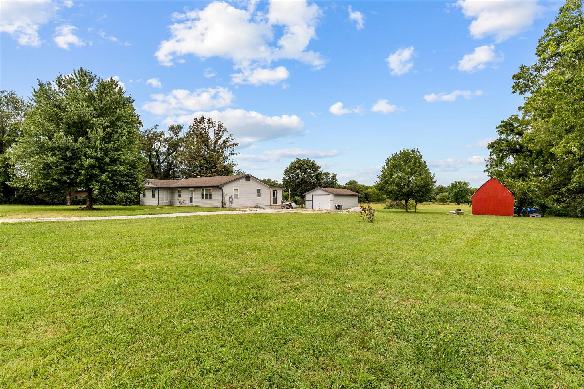 705 South Miller Road Property Photo 2