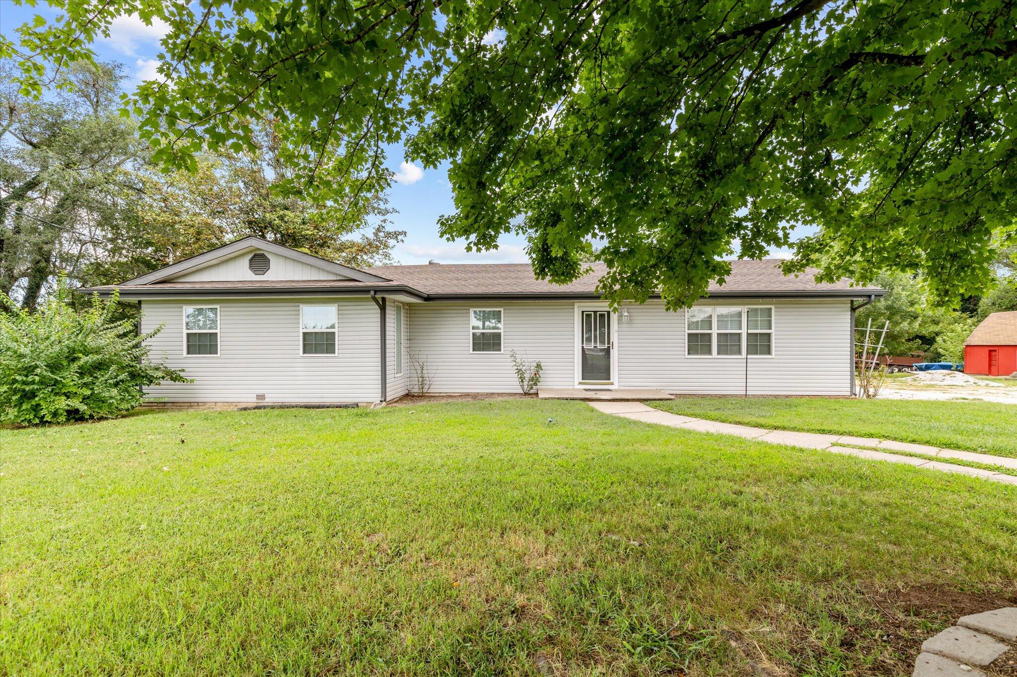 705 South Miller Road Property Photo 3