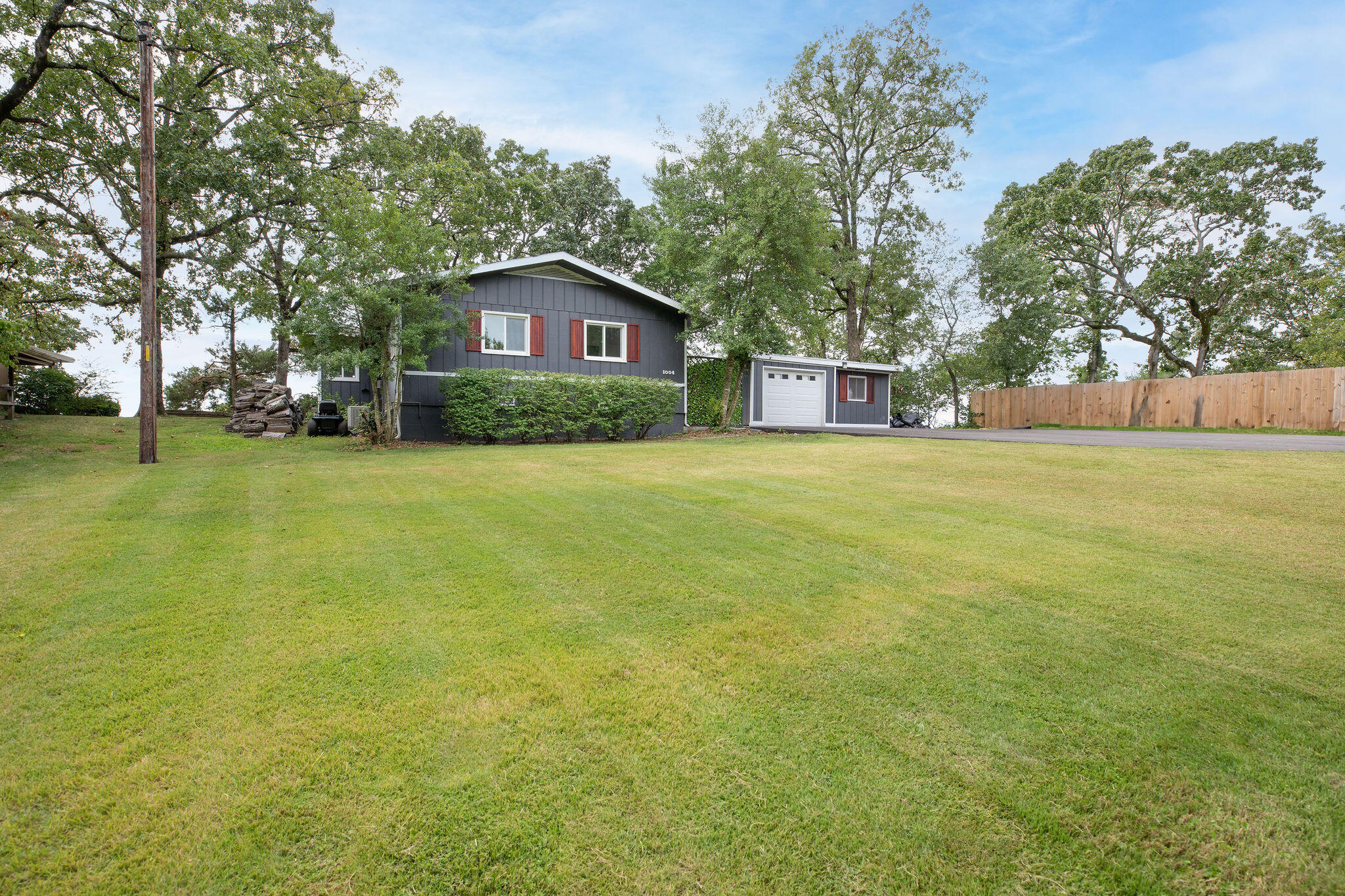 1004 Cliff Drive Property Photo 31