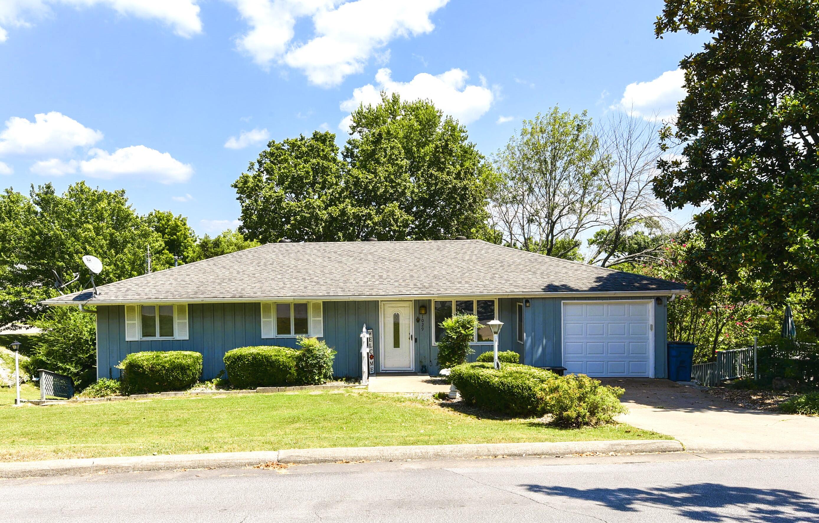 1029 Cliff Drive Property Photo