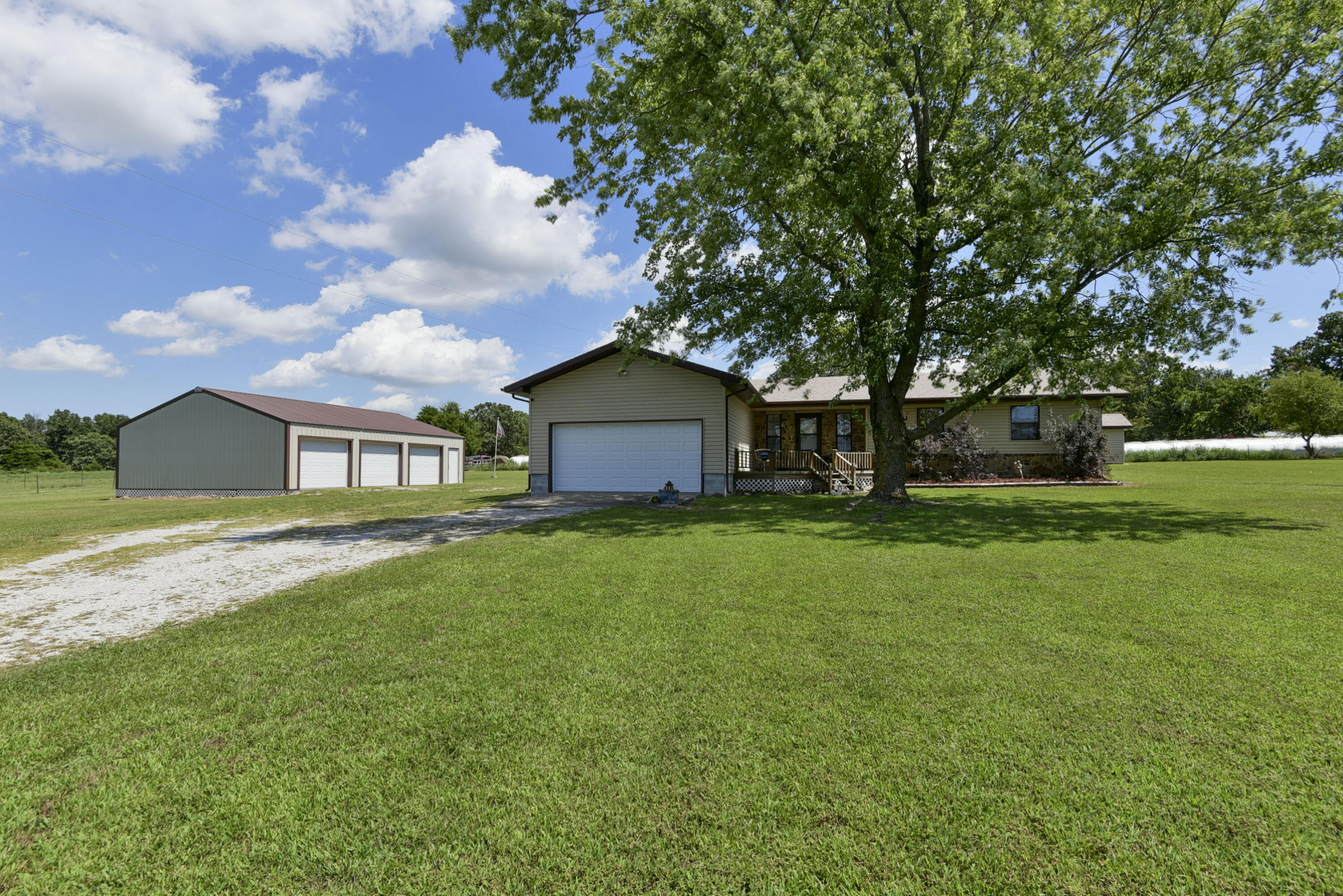 20490 Lawrence 1020 Property Photo 1