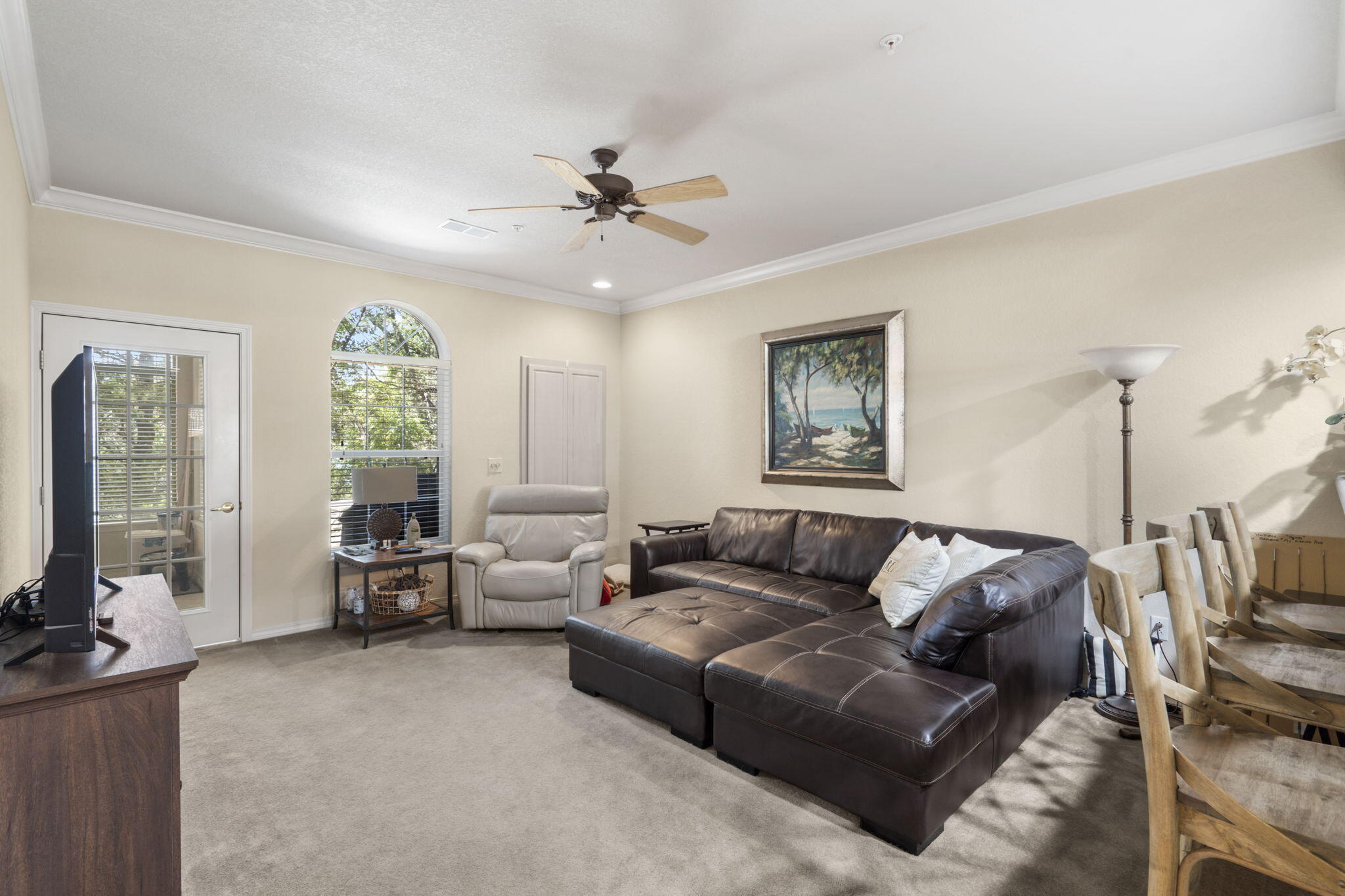 680 Emerald Pointe Drive Property Photo 12
