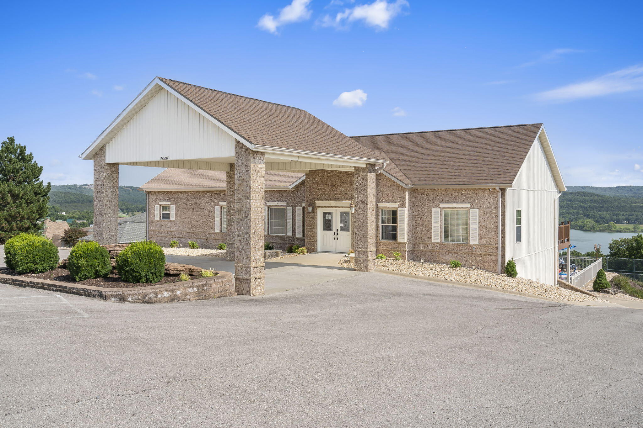 680 Emerald Pointe Drive Property Photo 42