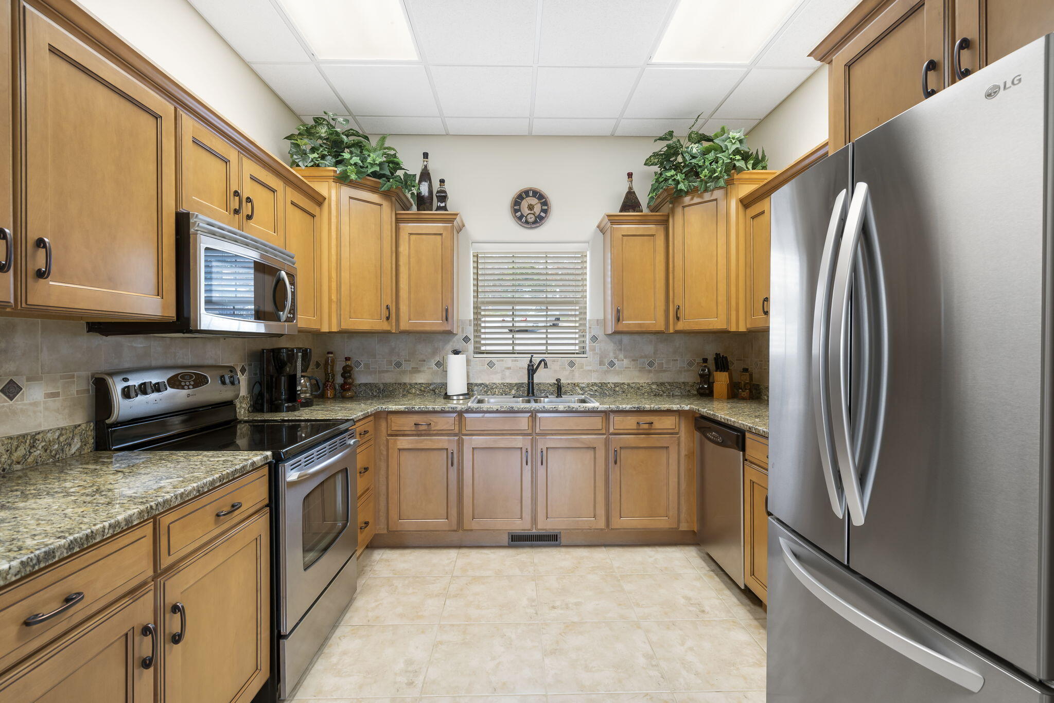 680 Emerald Pointe Drive Property Photo 48
