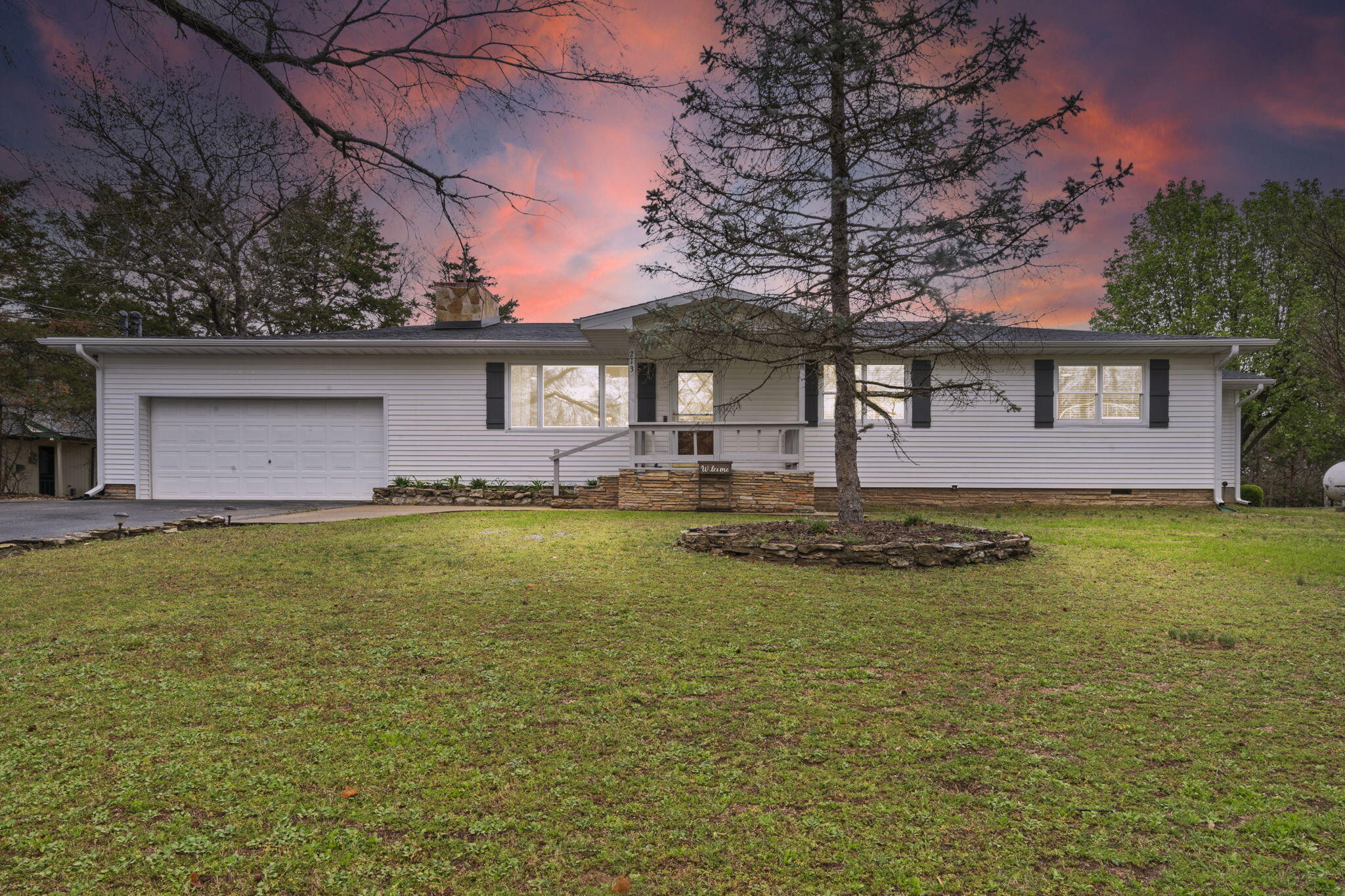 213 Webb Road Property Photo 1