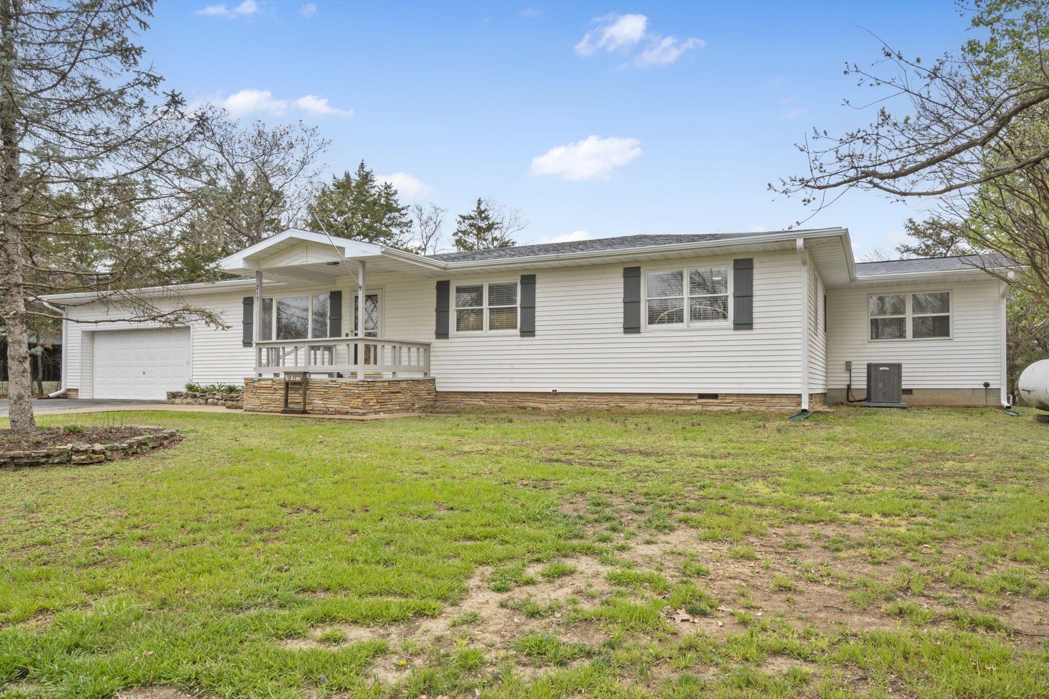 213 Webb Road Property Photo 4