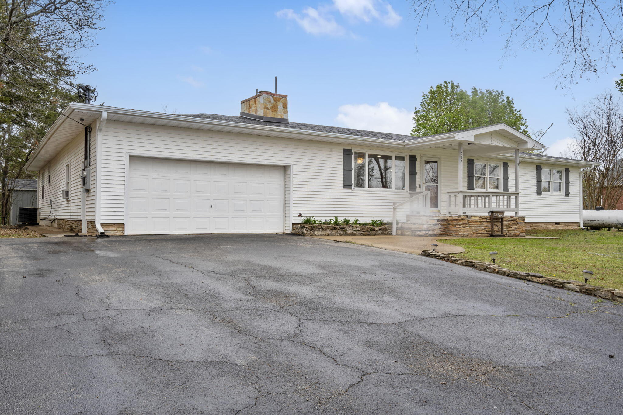 213 Webb Road Property Photo 5