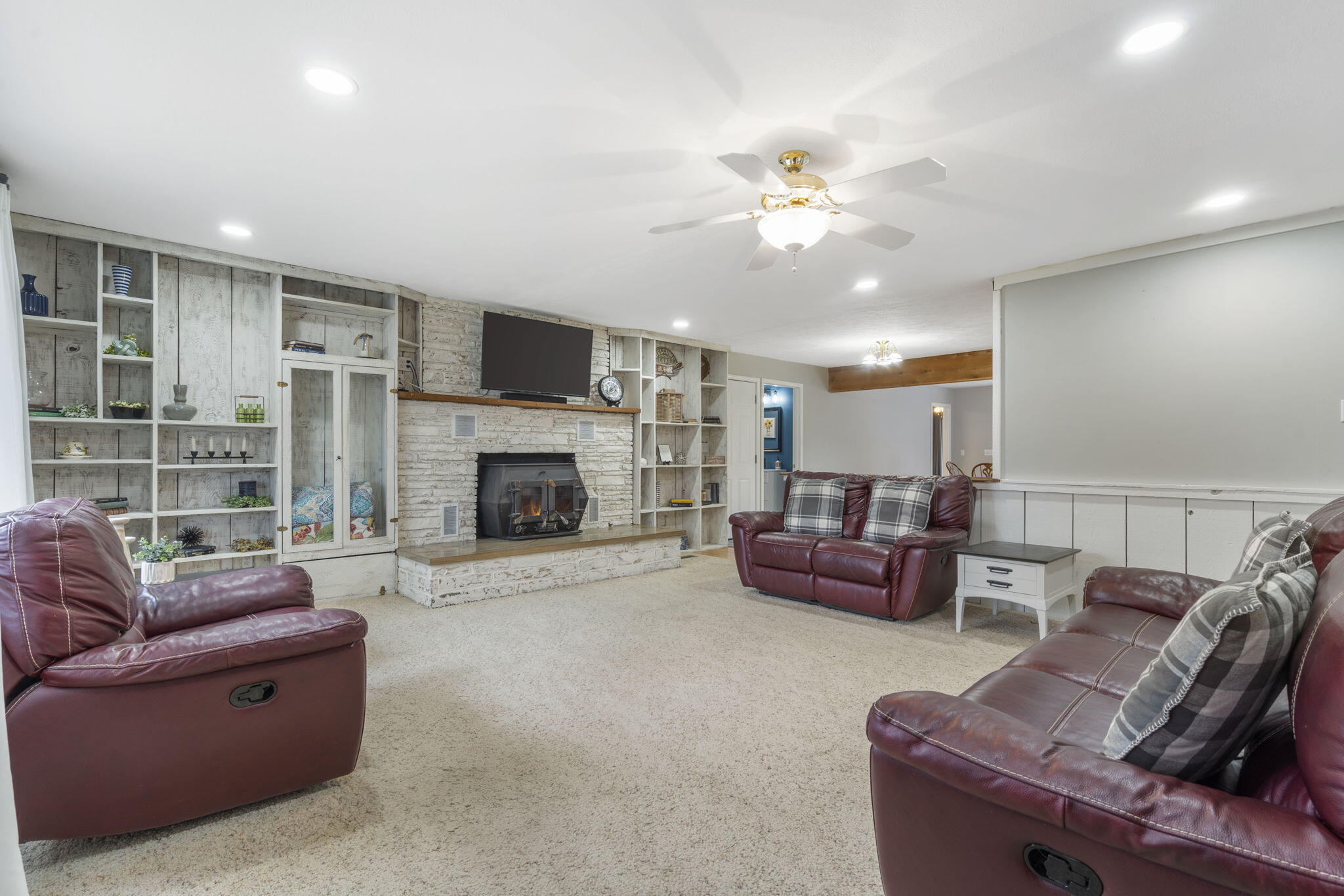 213 Webb Road Property Photo 5