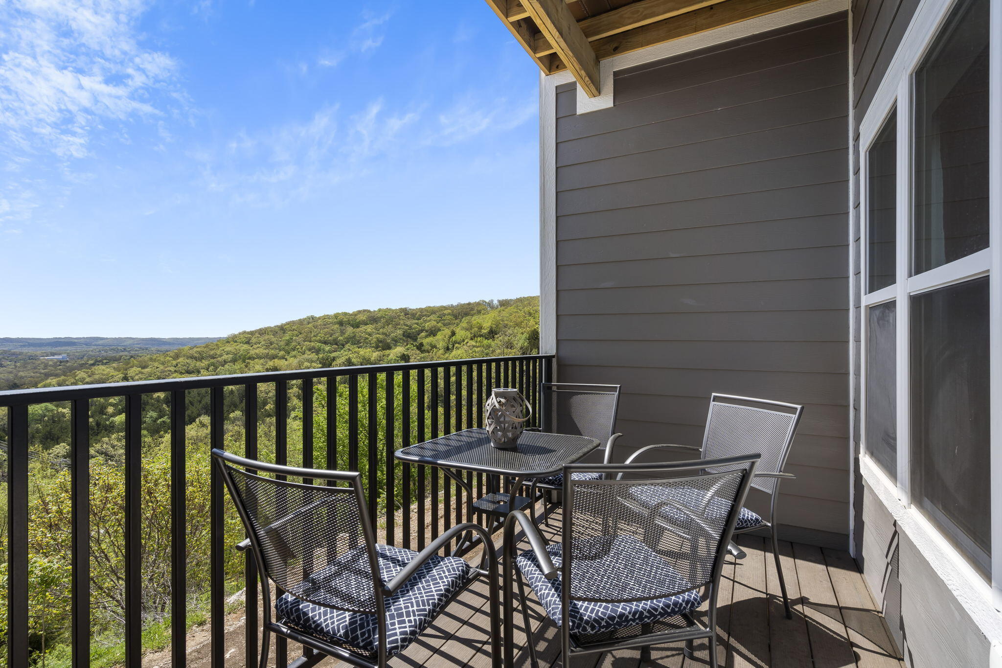 3107 South Vineyards Terrace Property Photo 24