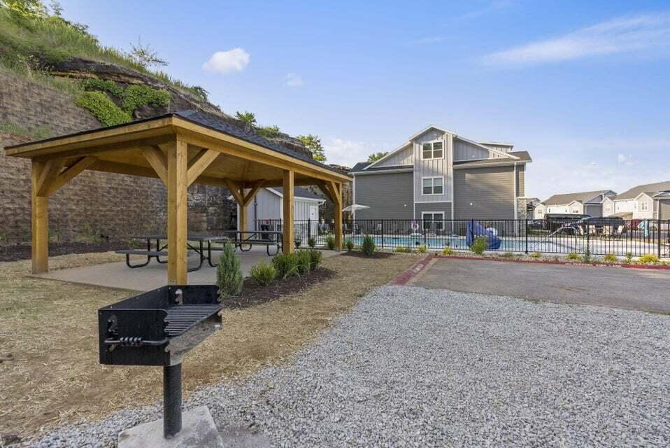 3107 South Vineyards Terrace Property Photo 30