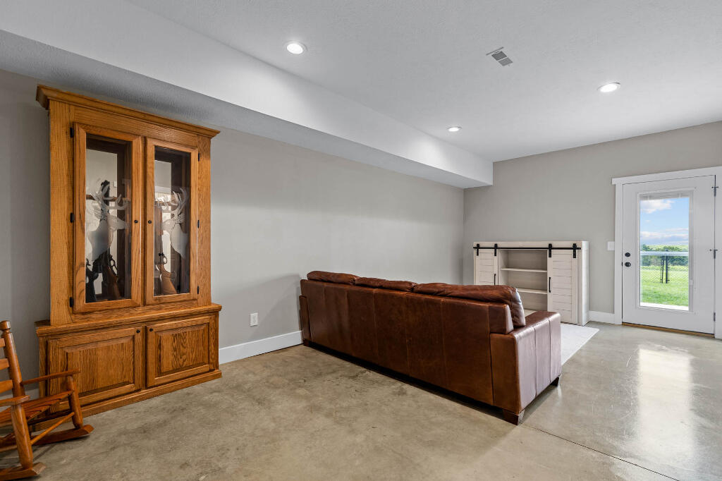 1041 Wilson Drive Property Photo 28