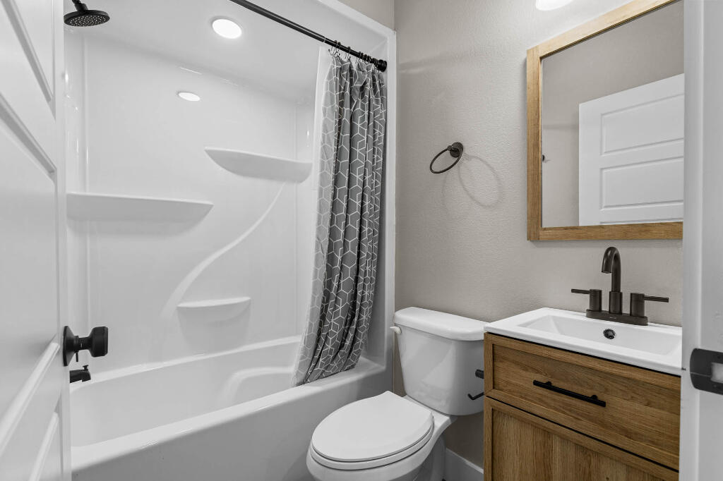 1041 Wilson Drive Property Photo 31