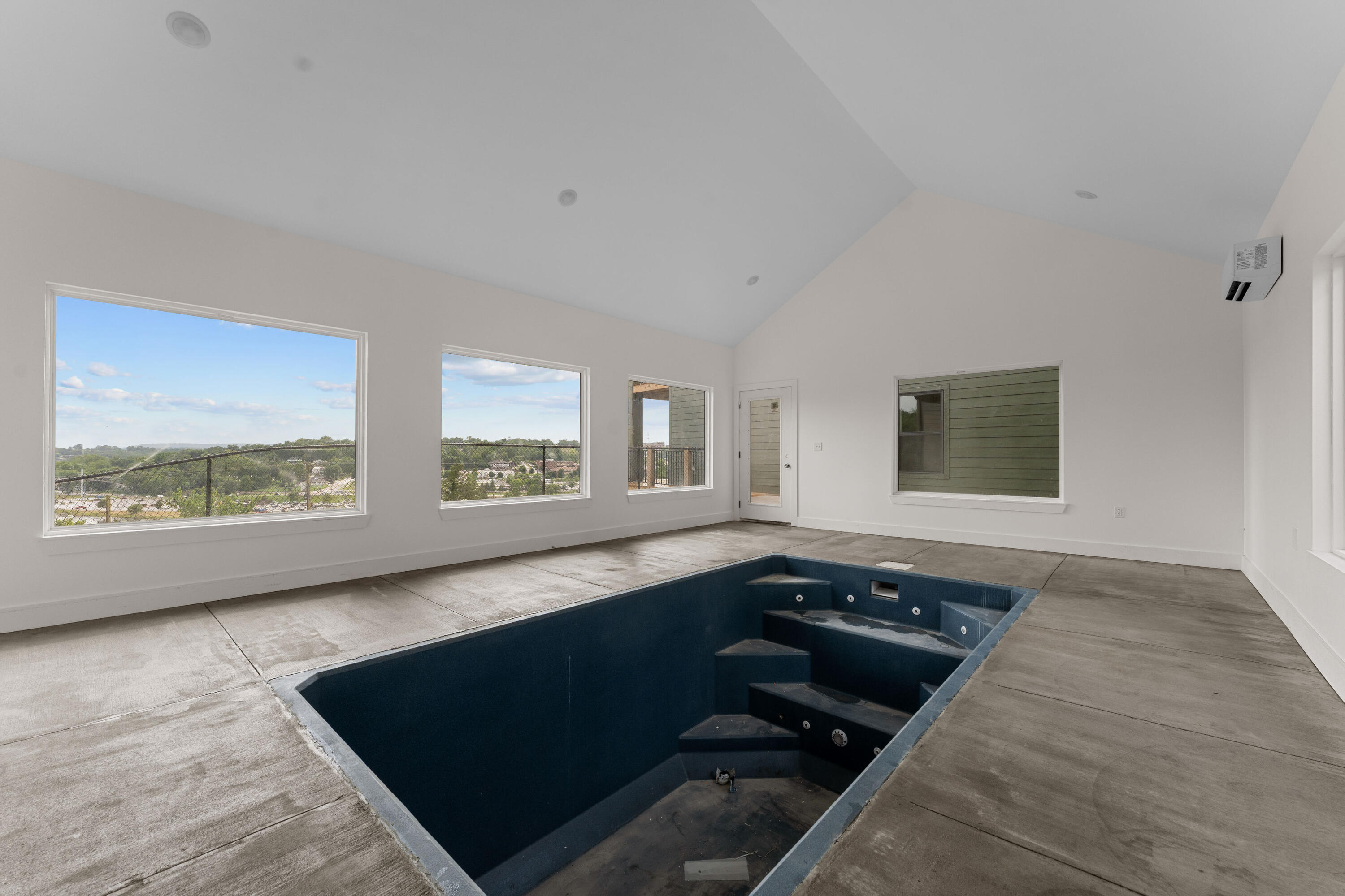 000 Glasswater Condominiums Property Photo 6