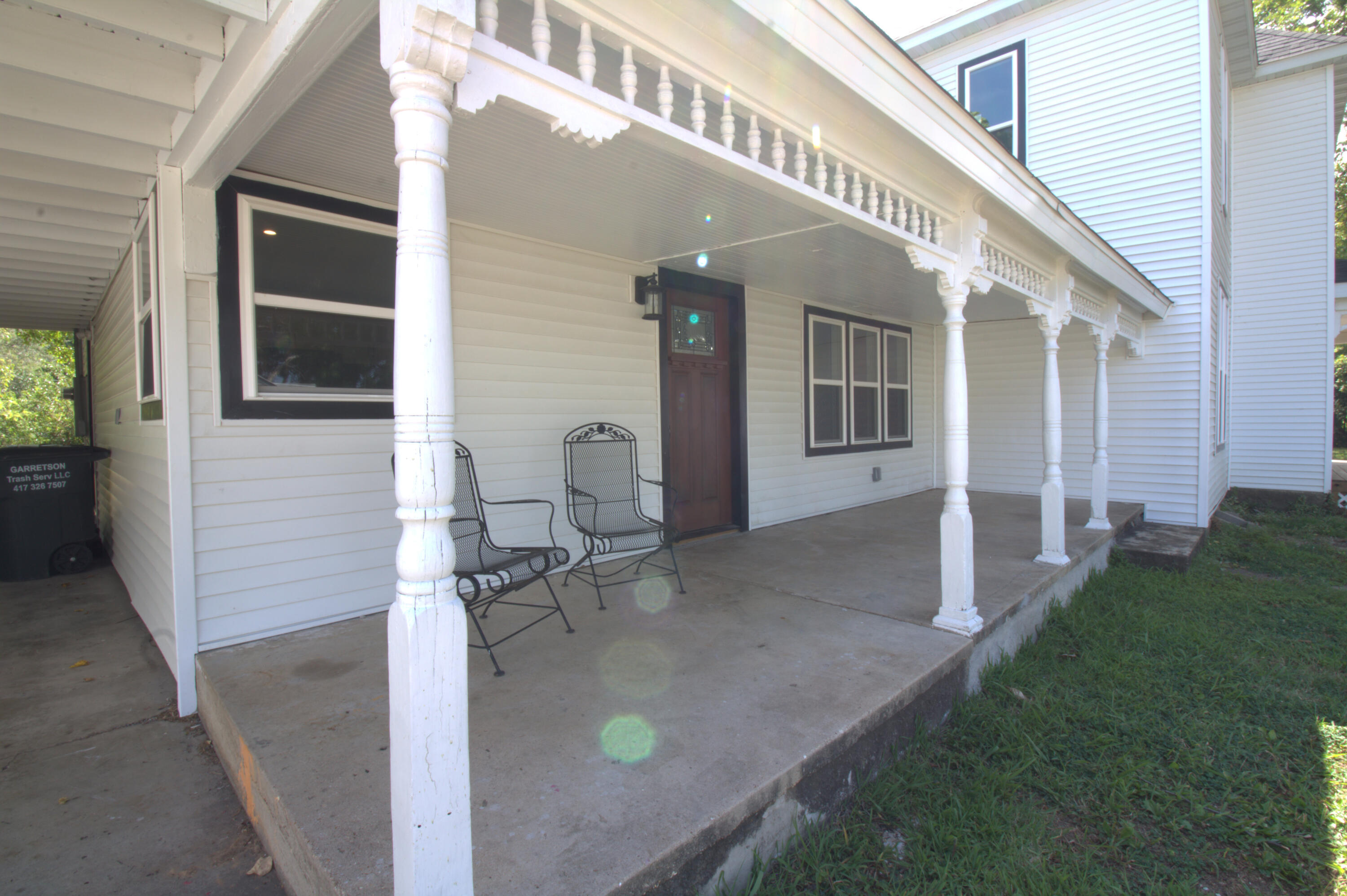 327 East Chestnut Street Property Photo 5