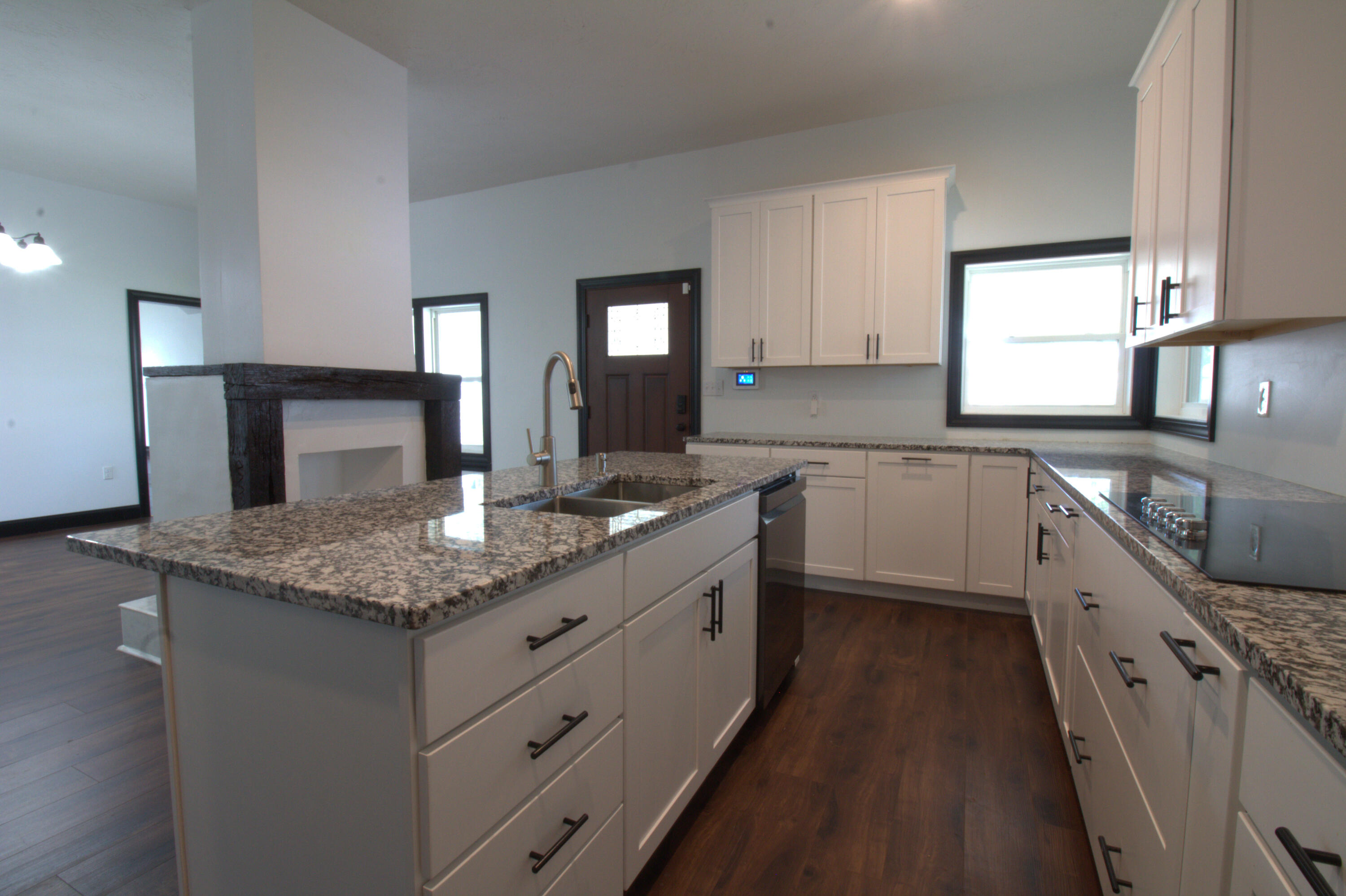 327 East Chestnut Street Property Photo 16