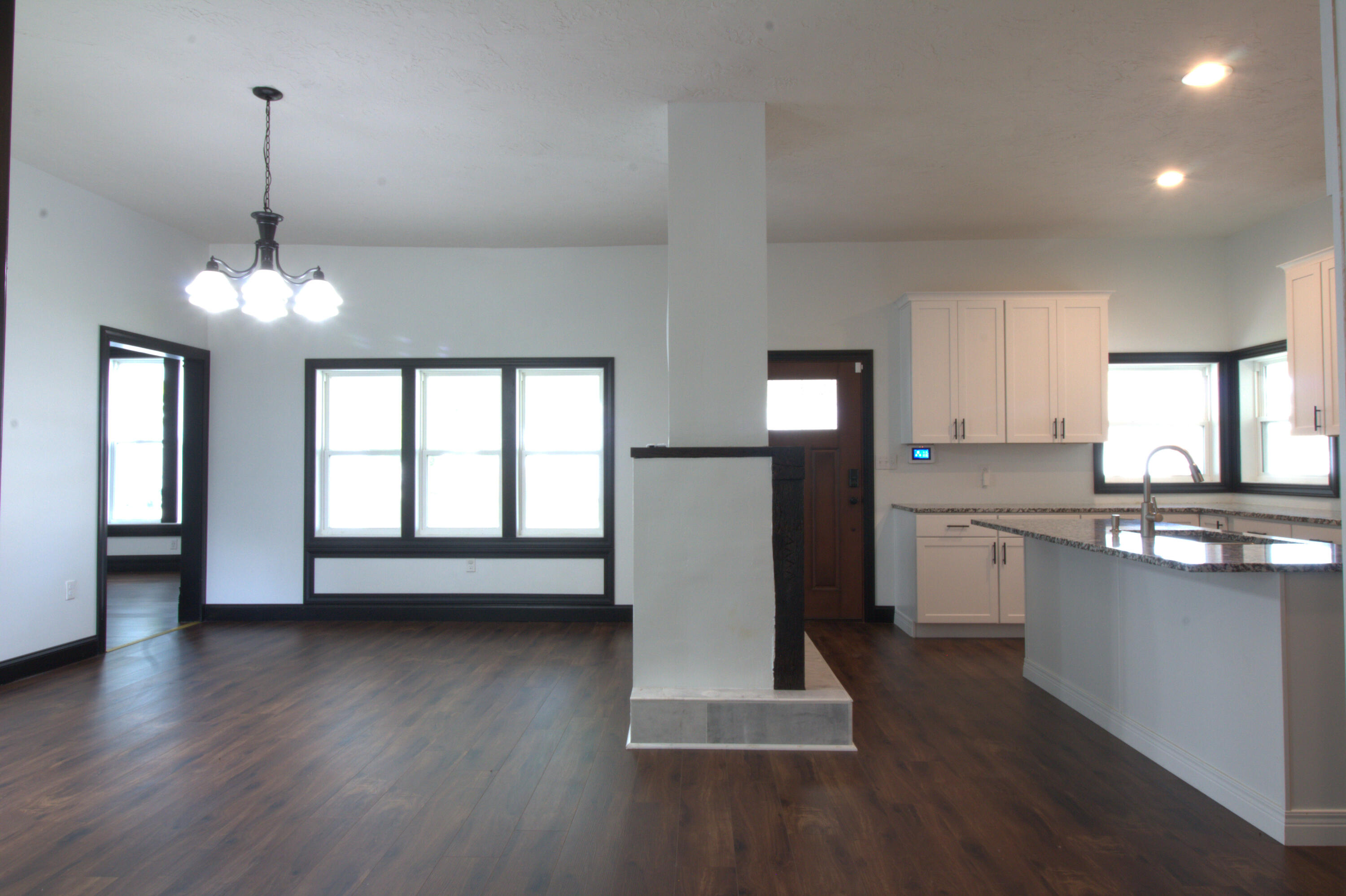327 East Chestnut Street Property Photo 27