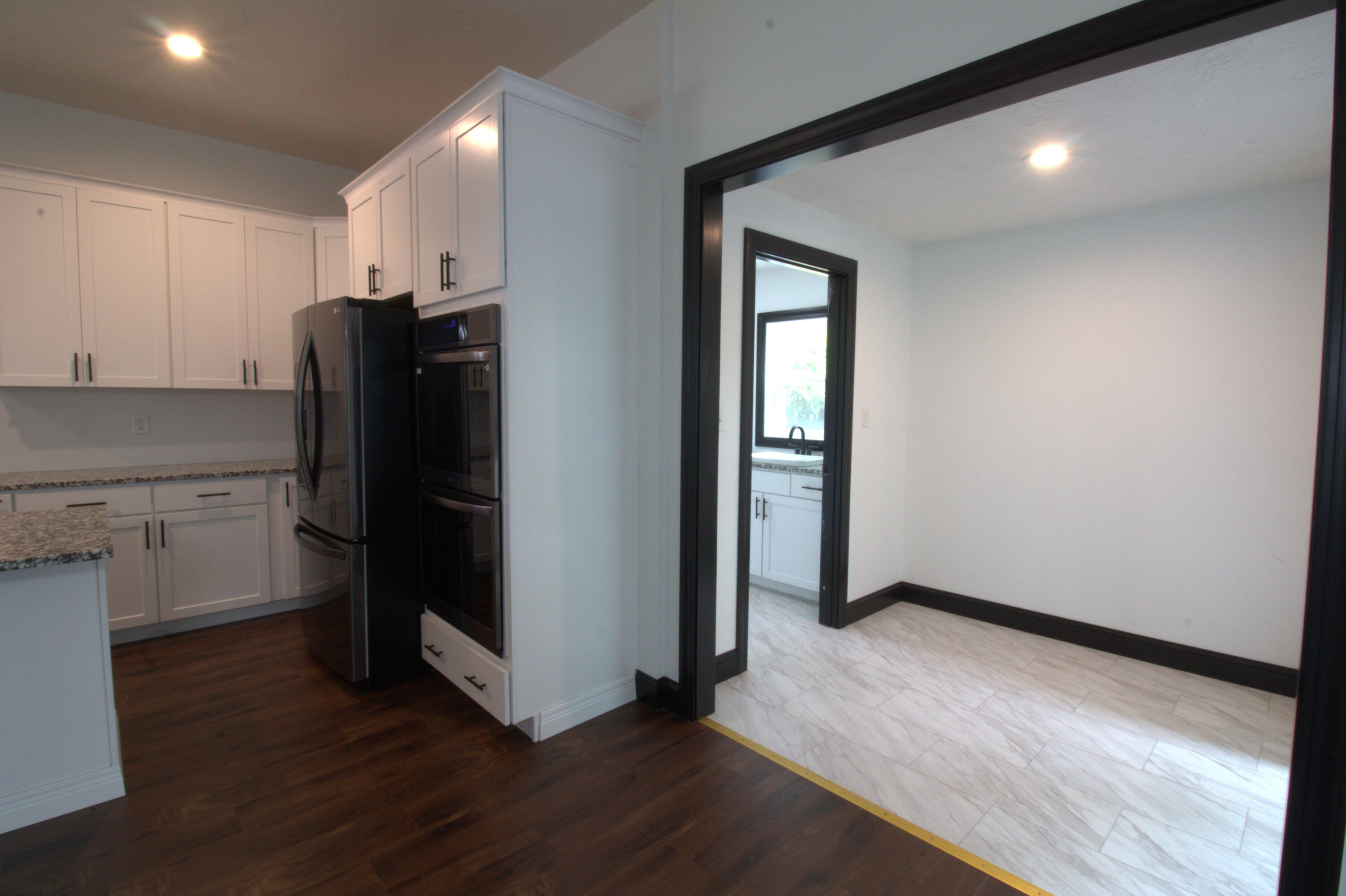 327 East Chestnut Street Property Photo 30