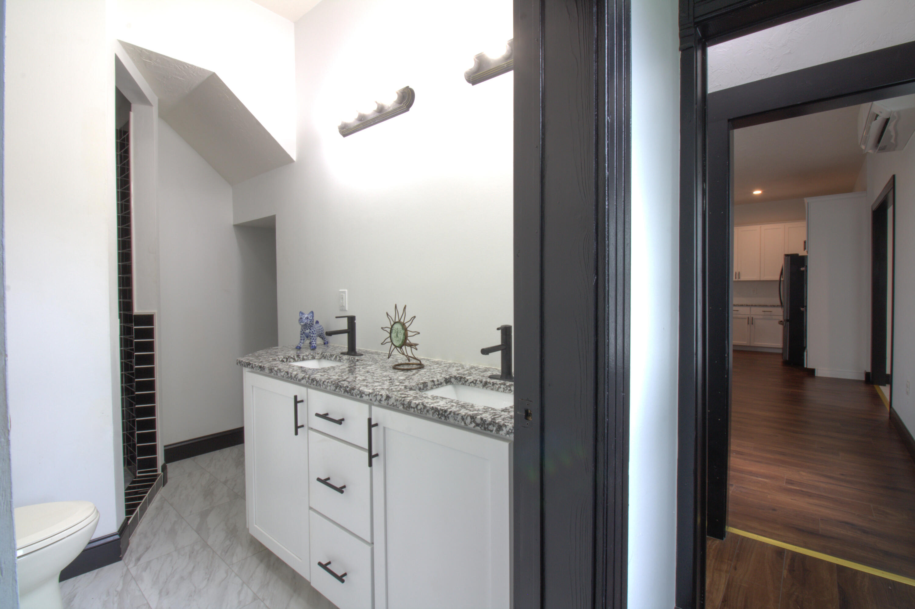 327 East Chestnut Street Property Photo 51