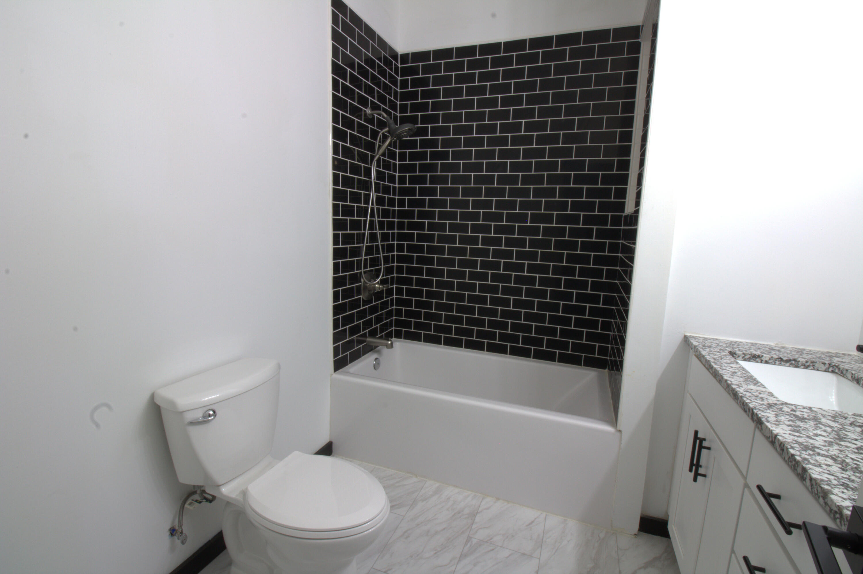327 East Chestnut Street Property Photo 64