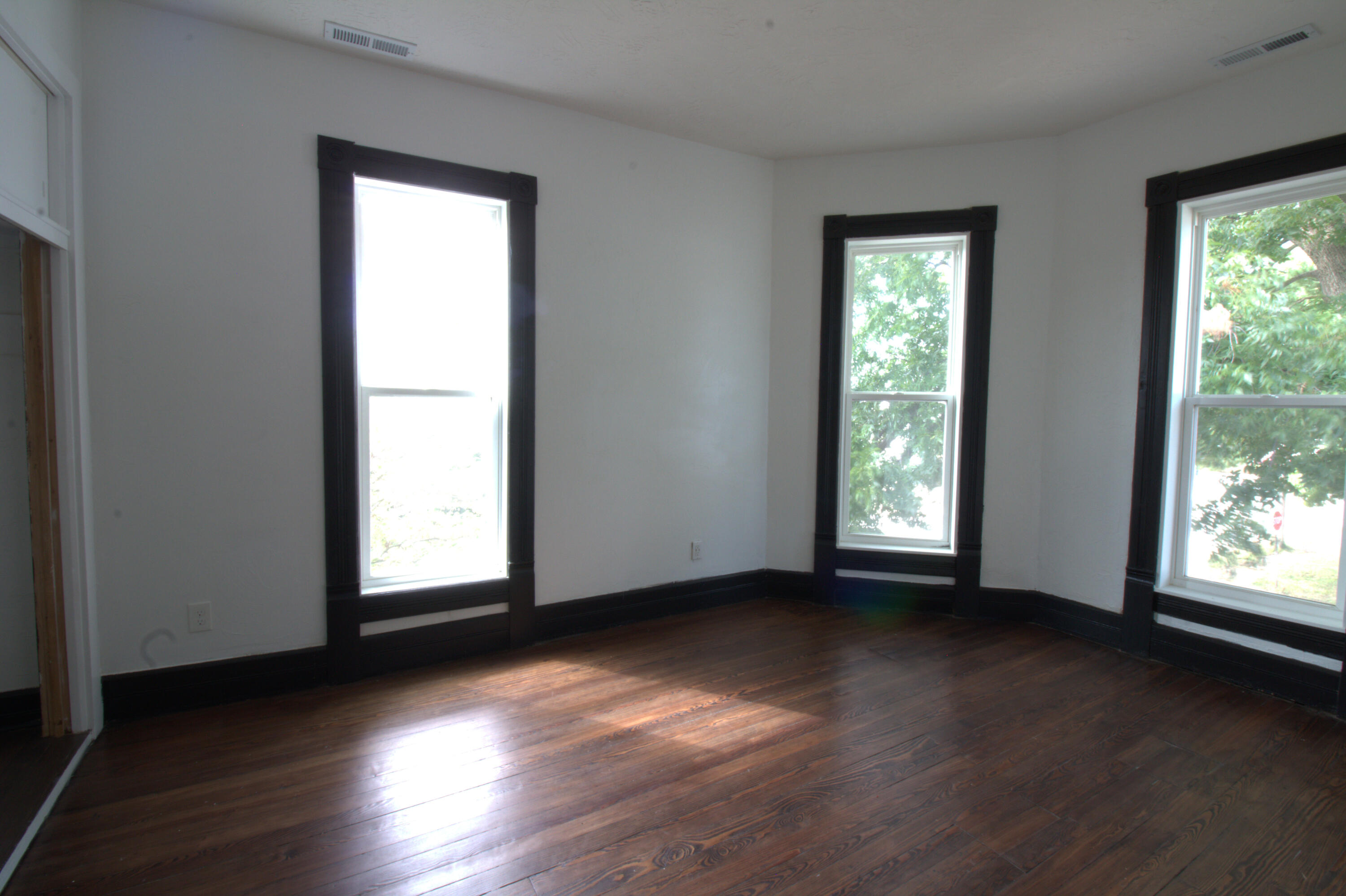 327 East Chestnut Street Property Photo 70