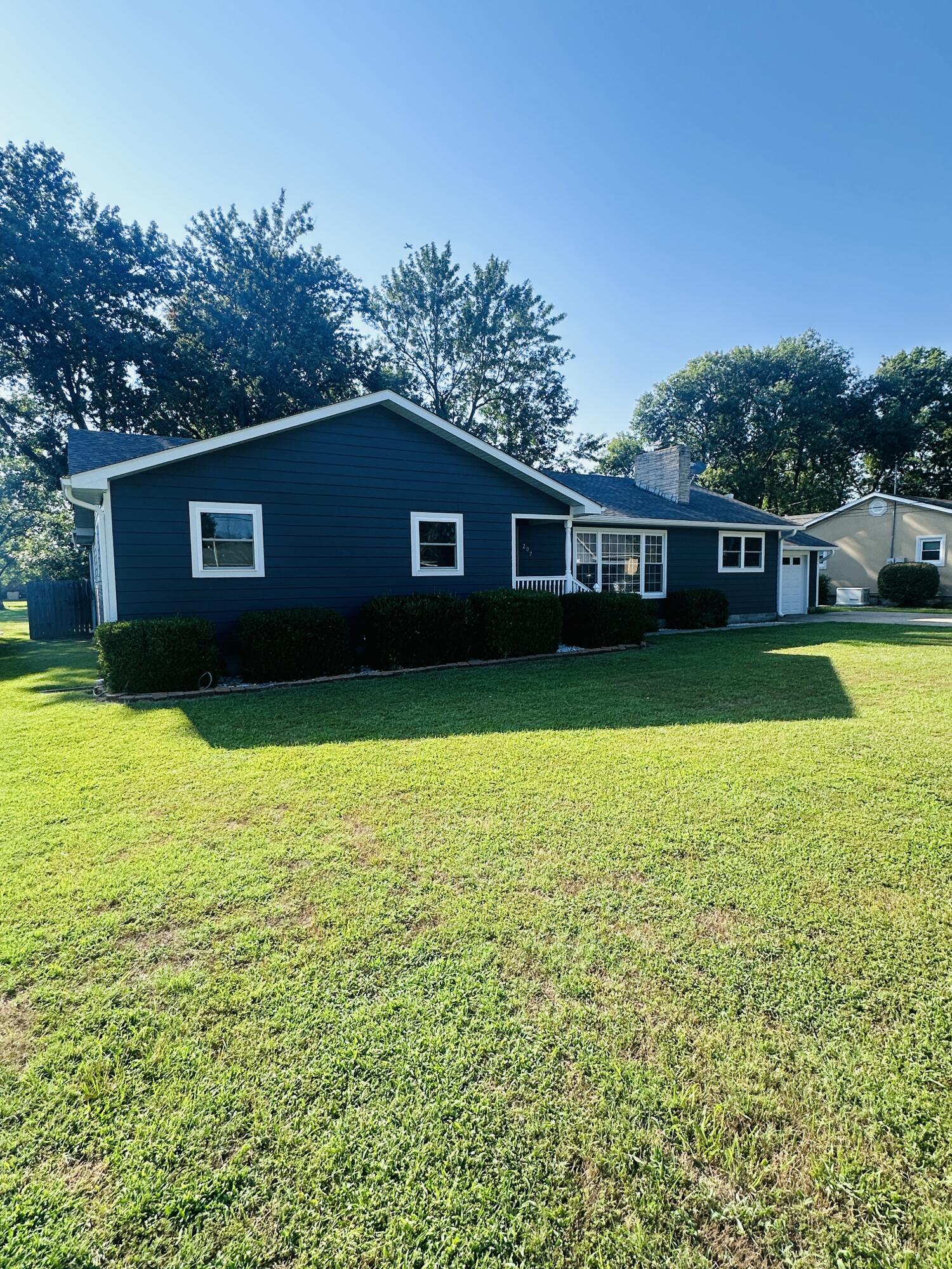 207 Maple Street Property Photo 6