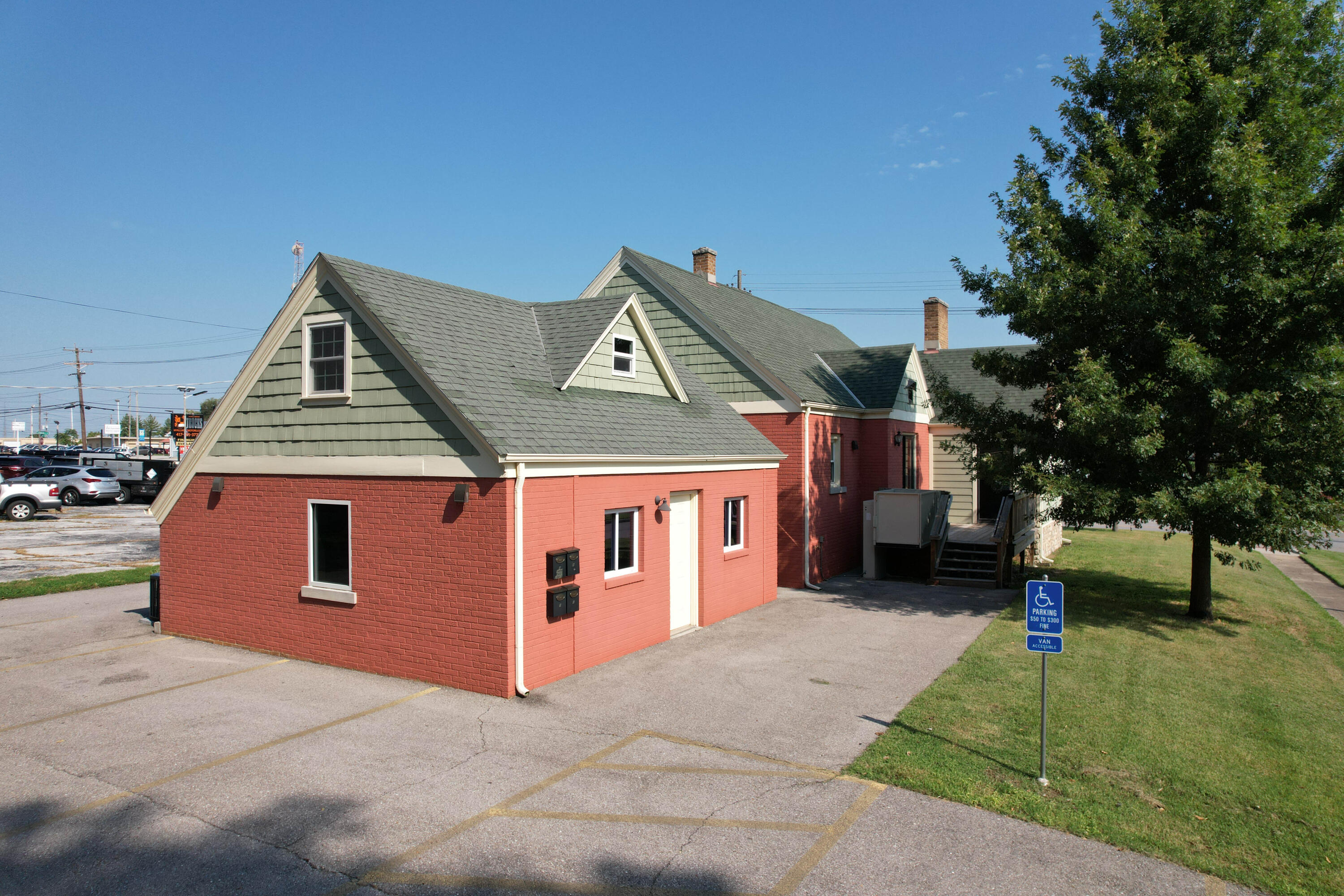 1484 East St. Louis Street Property Photo 2