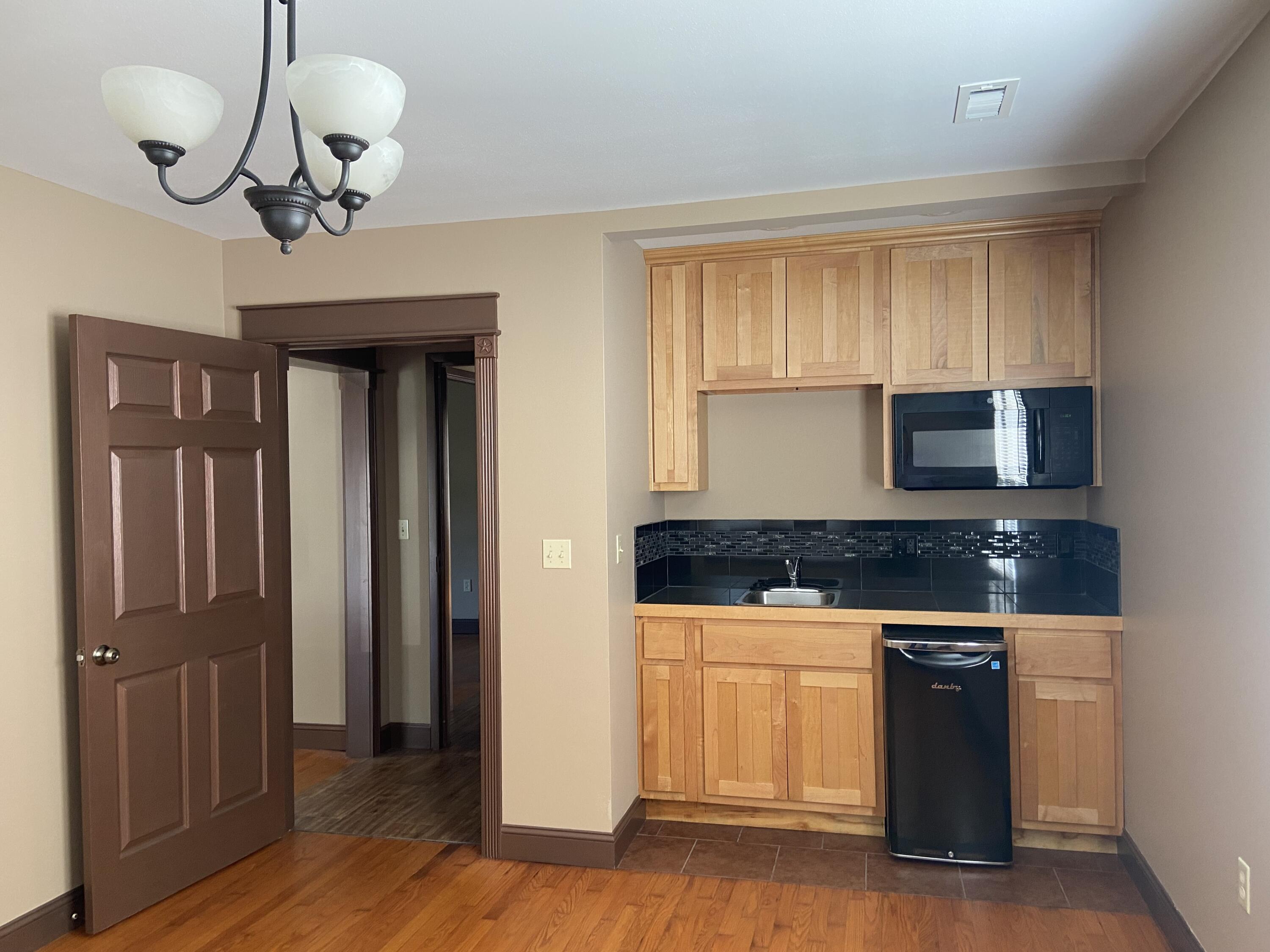 1484 East St. Louis Street Property Photo 18