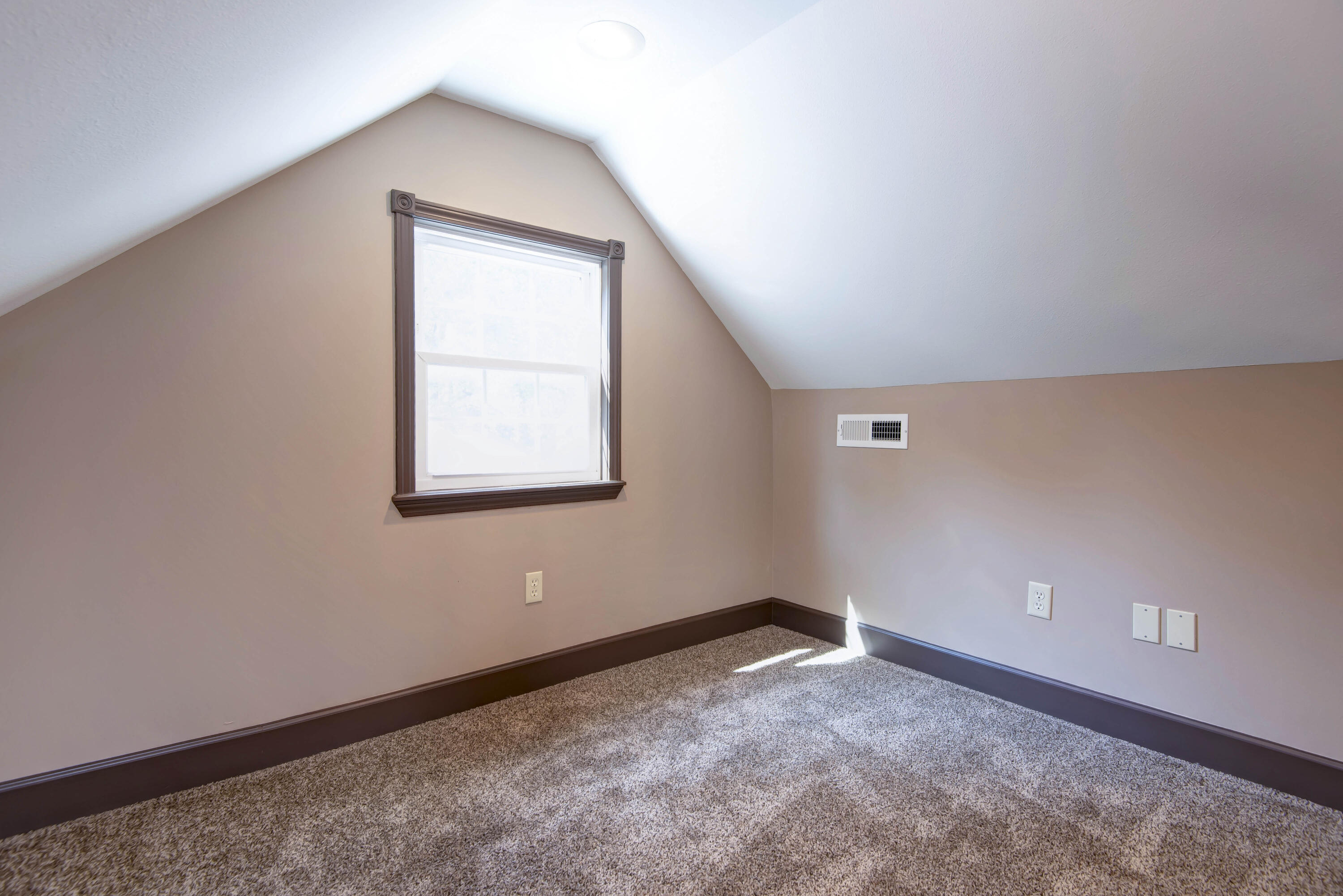 1484 East St. Louis Street Property Photo 35