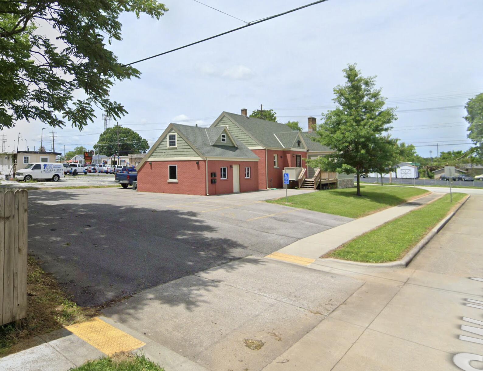 1484 East St. Louis Street Property Photo 38