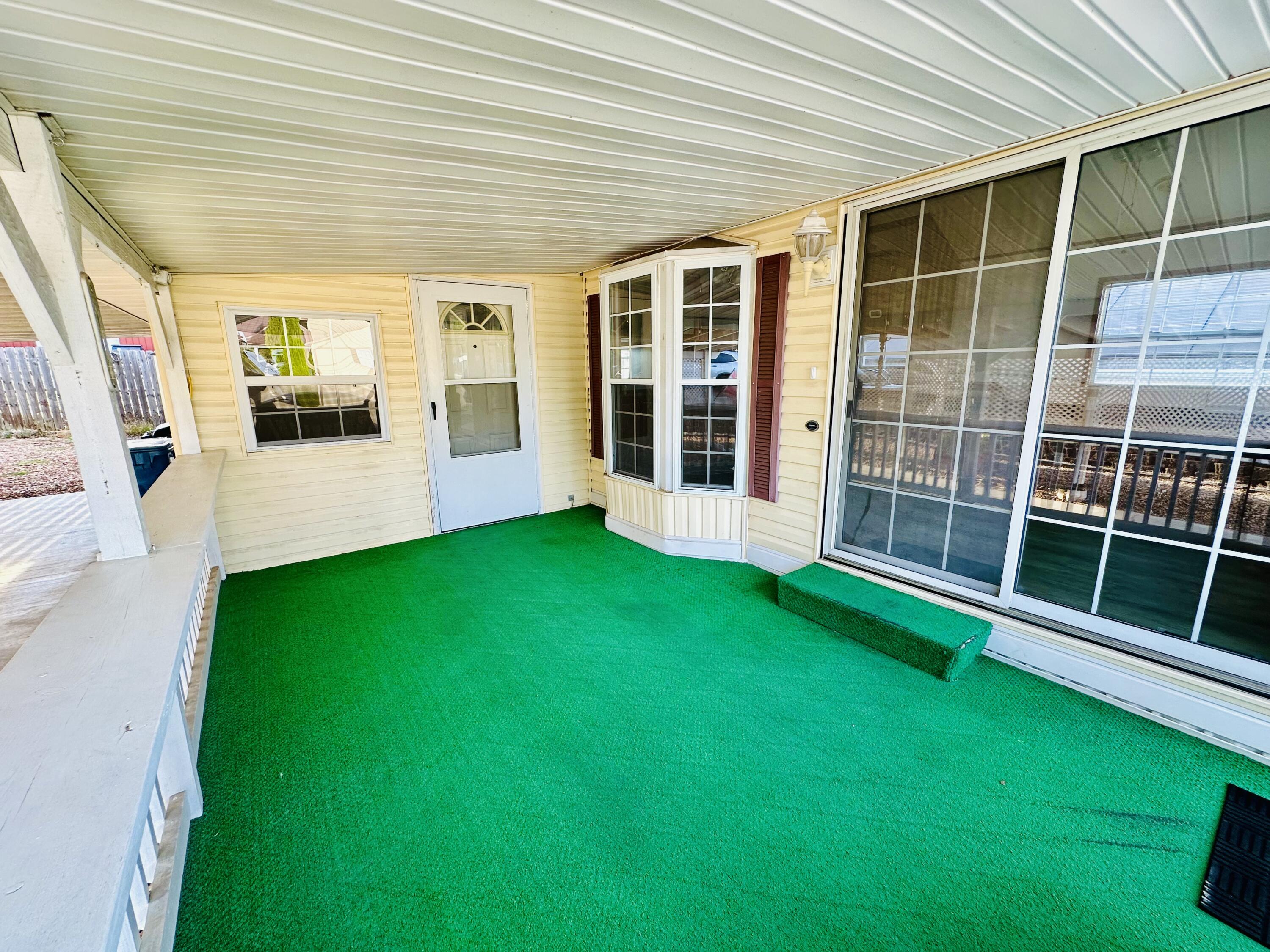 161 North Rainbow Drive Property Photo 4