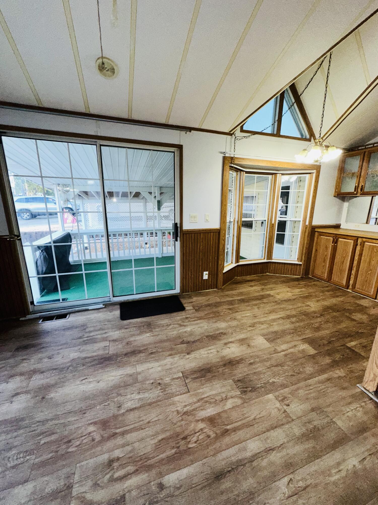 161 North Rainbow Drive Property Photo 6