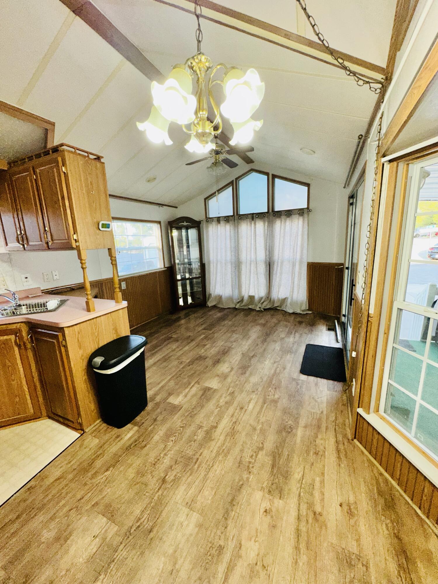 161 North Rainbow Drive Property Photo 9