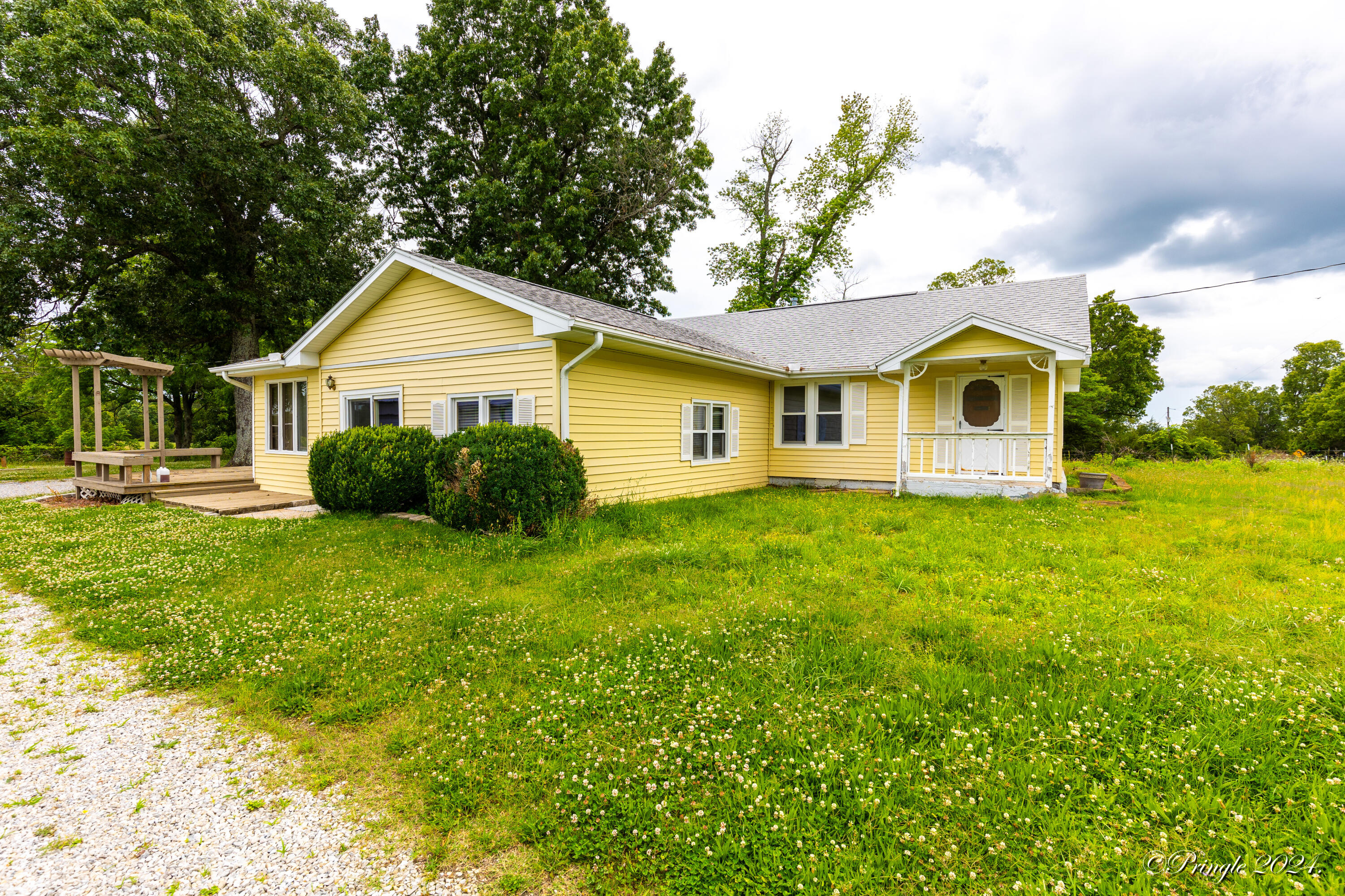 14238 State Route E Property Photo 2