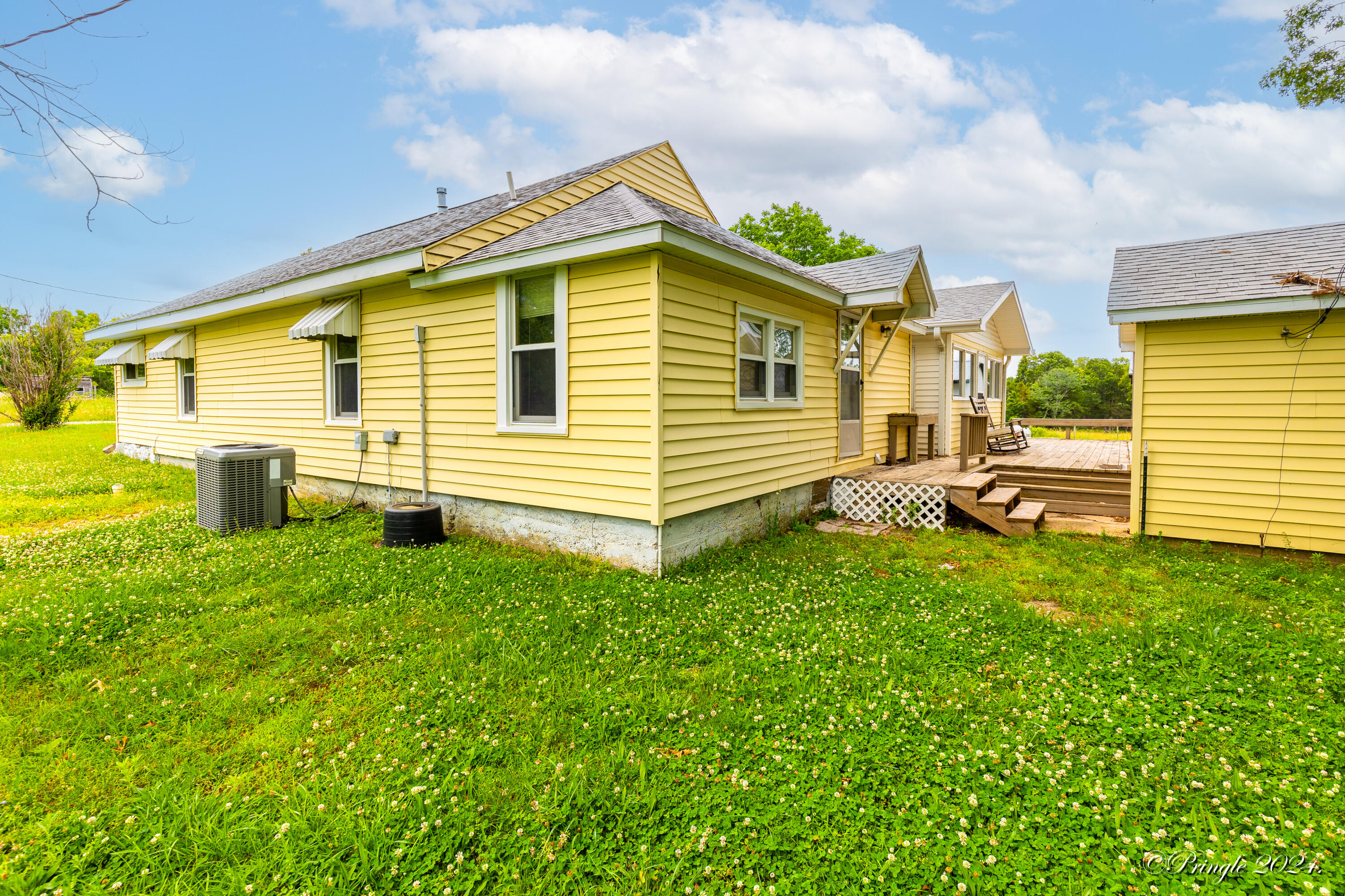 14238 State Route E Property Photo 3