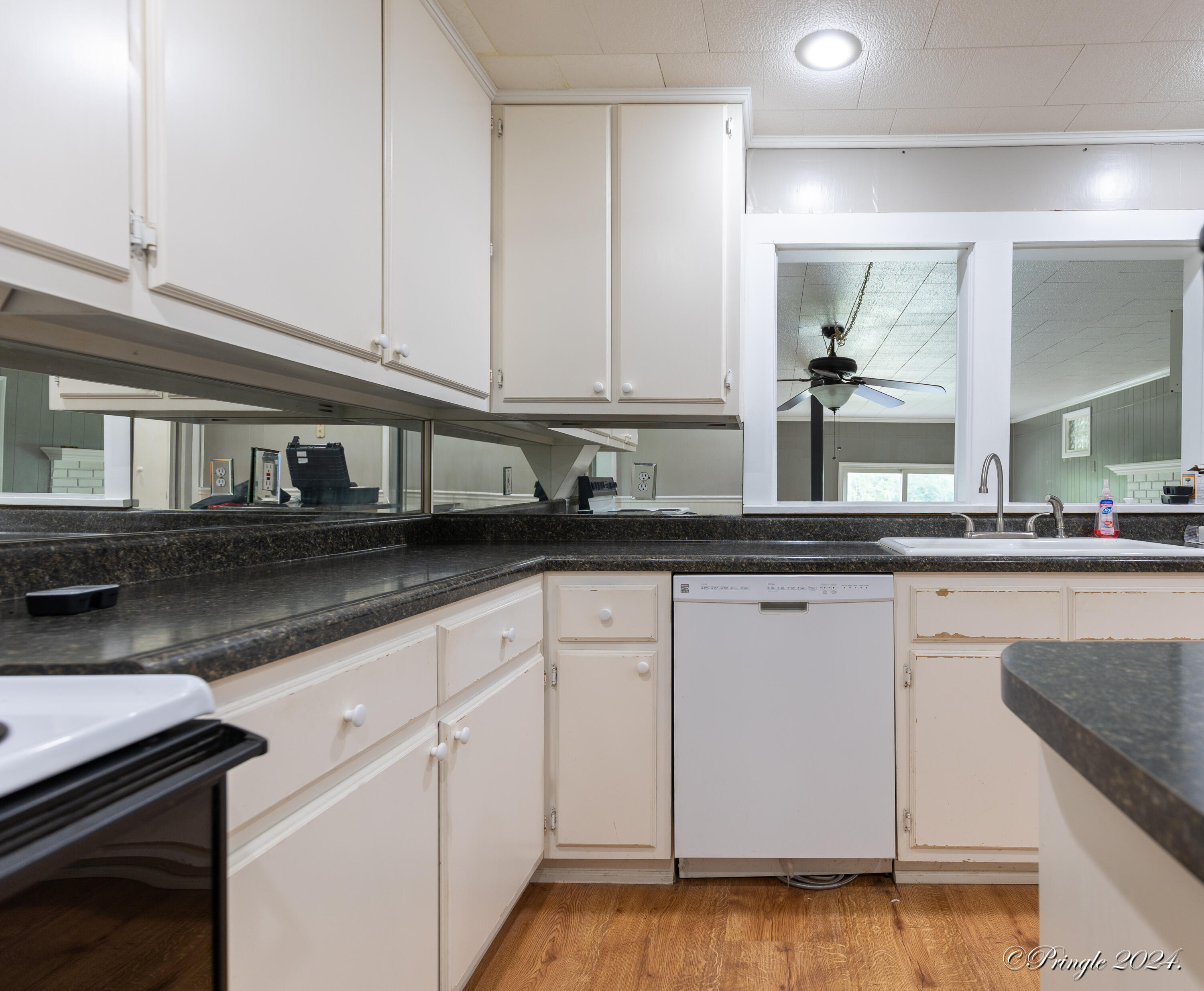 14238 State Route E Property Photo 7