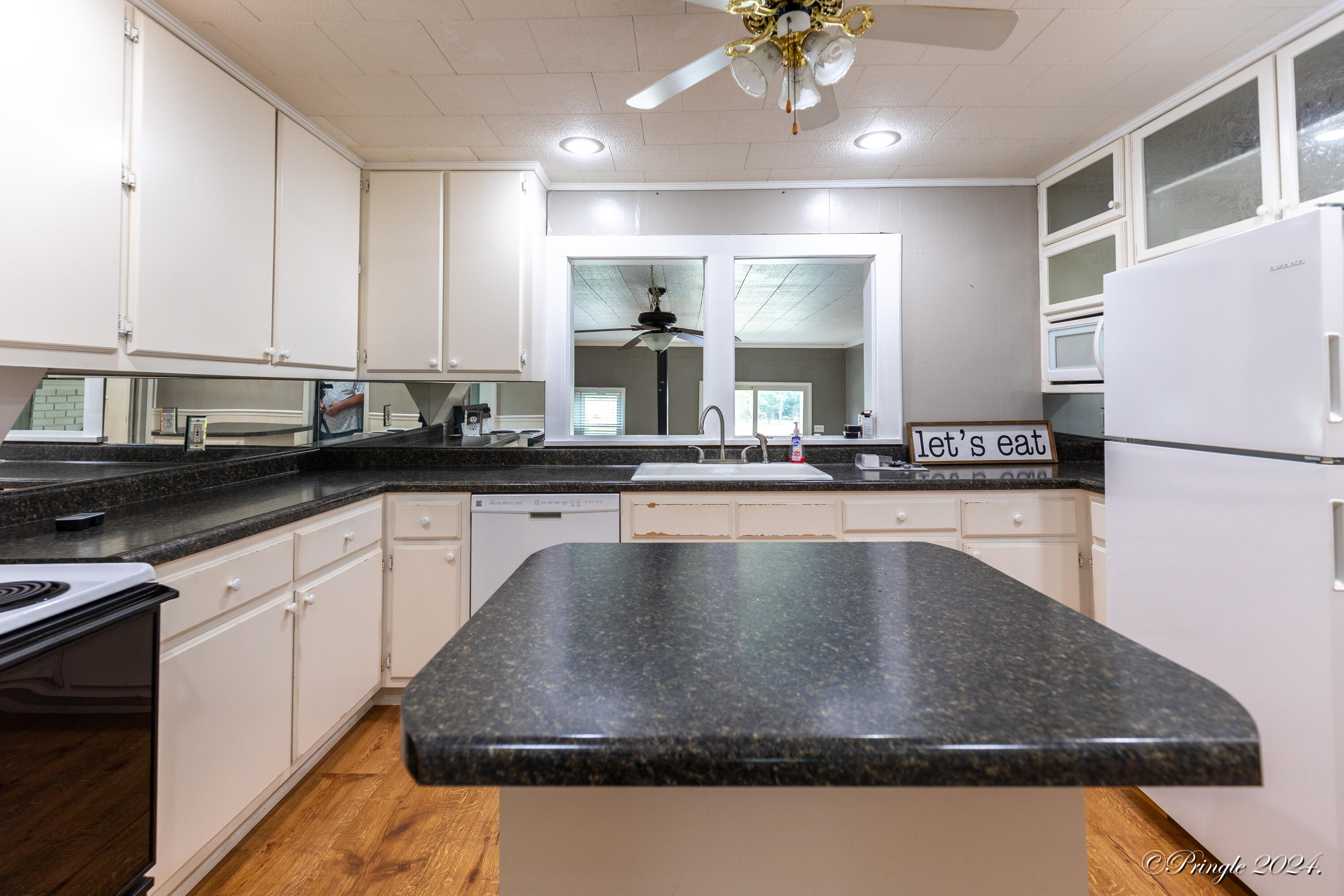 14238 State Route E Property Photo 10