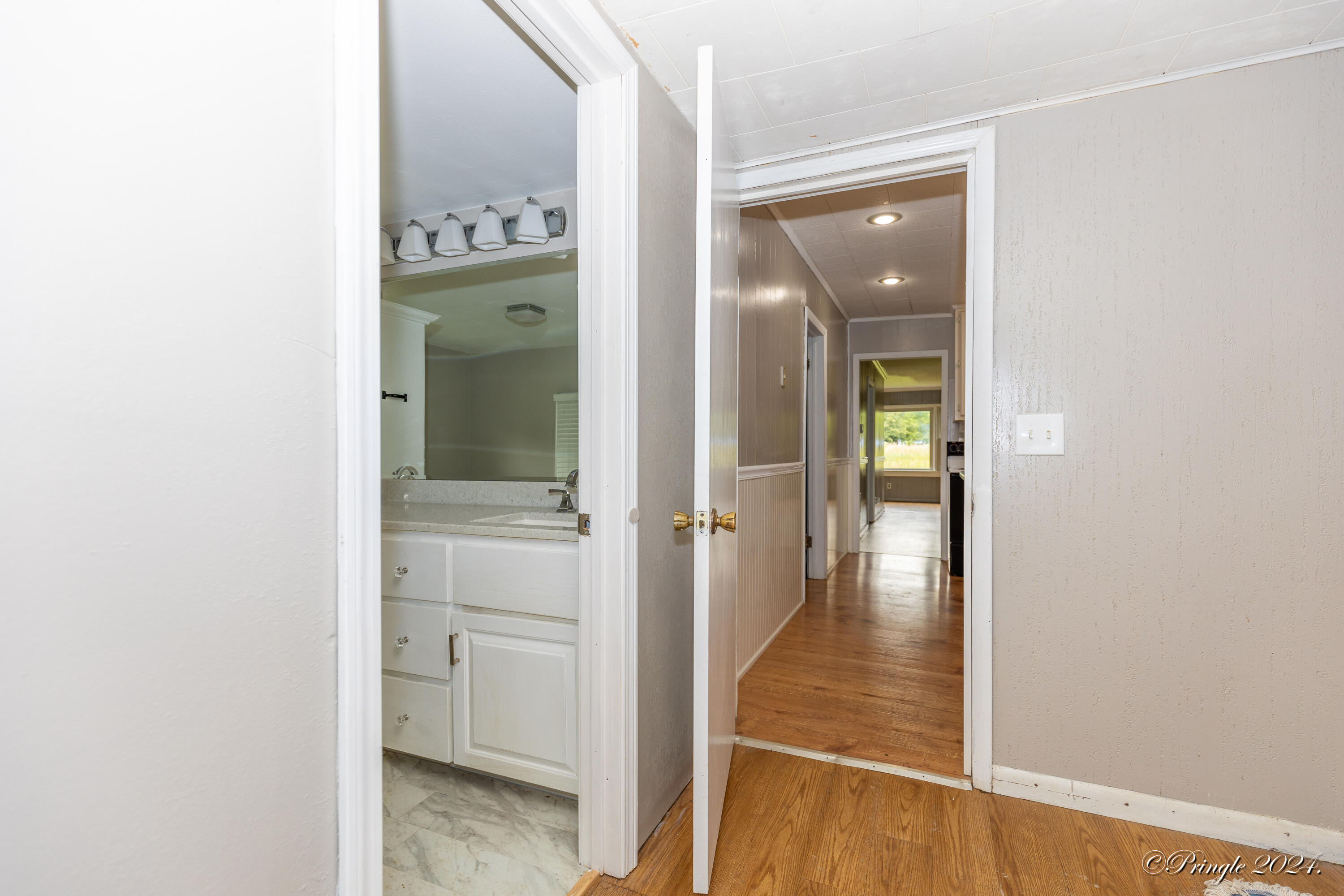 14238 State Route E Property Photo 26