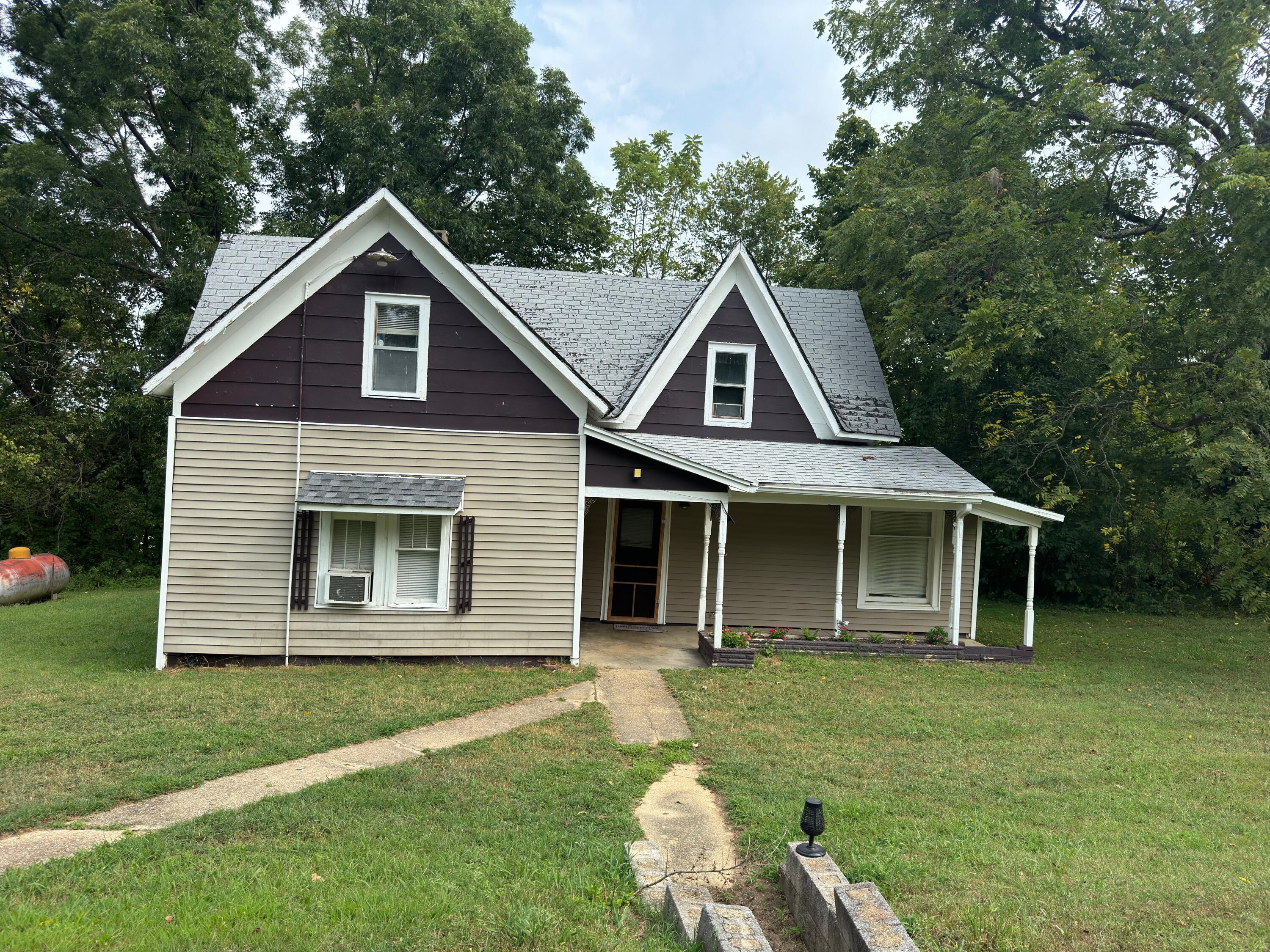 204 South Mansfield Road Property Photo 1