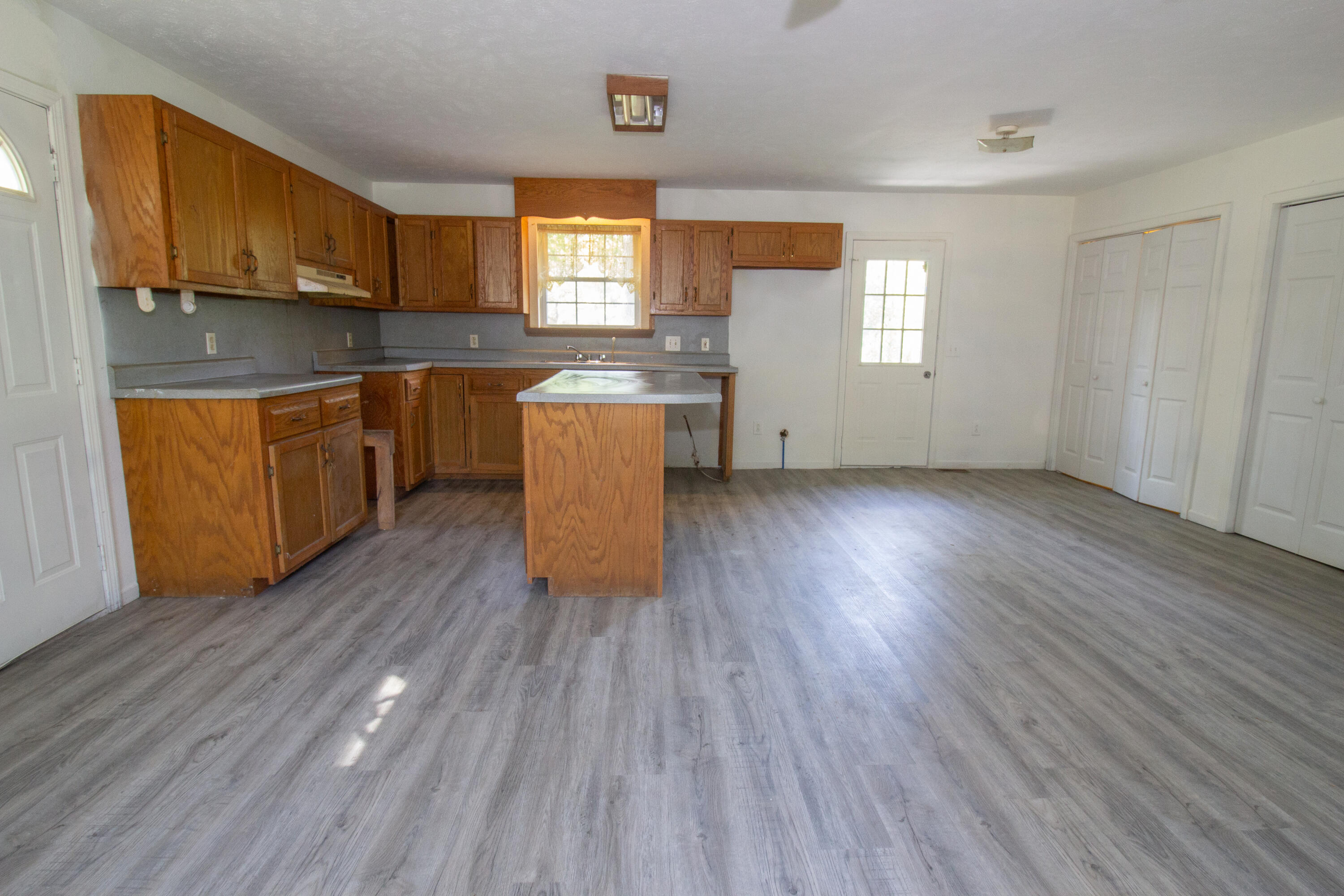 15290 Hoth Road Property Photo 6