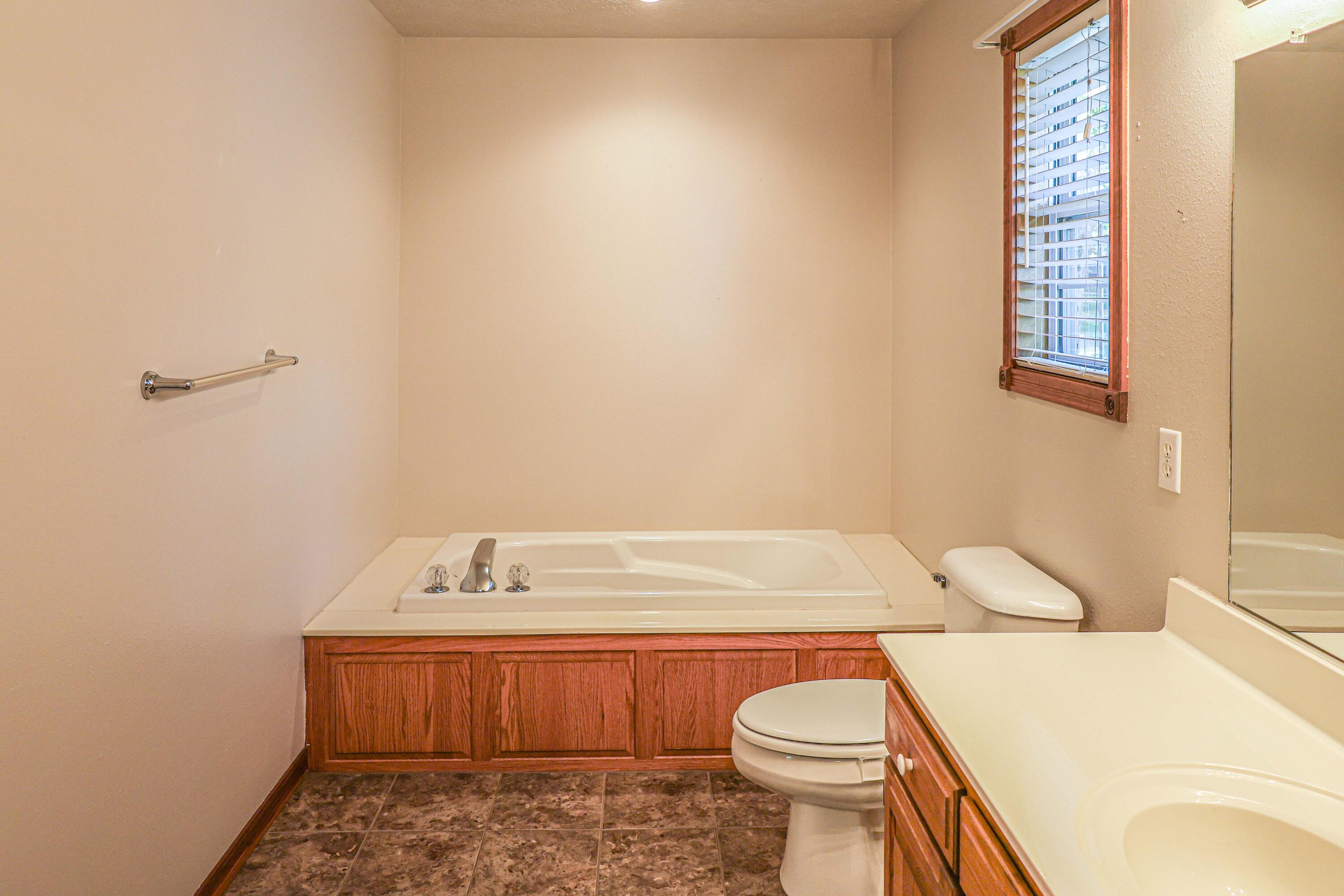 42 Indian Wells Drive Property Photo 24